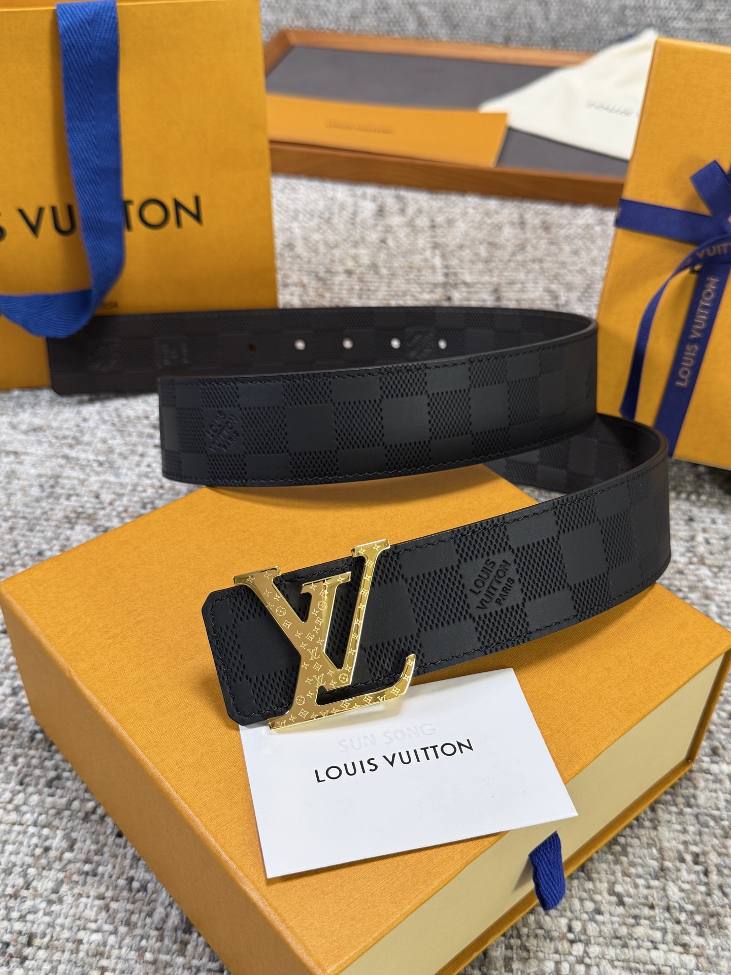 Louis Vuitton LV腰带 头层压格系列 原厂五金 精致手工绘边 柔软舒适 宽4.0