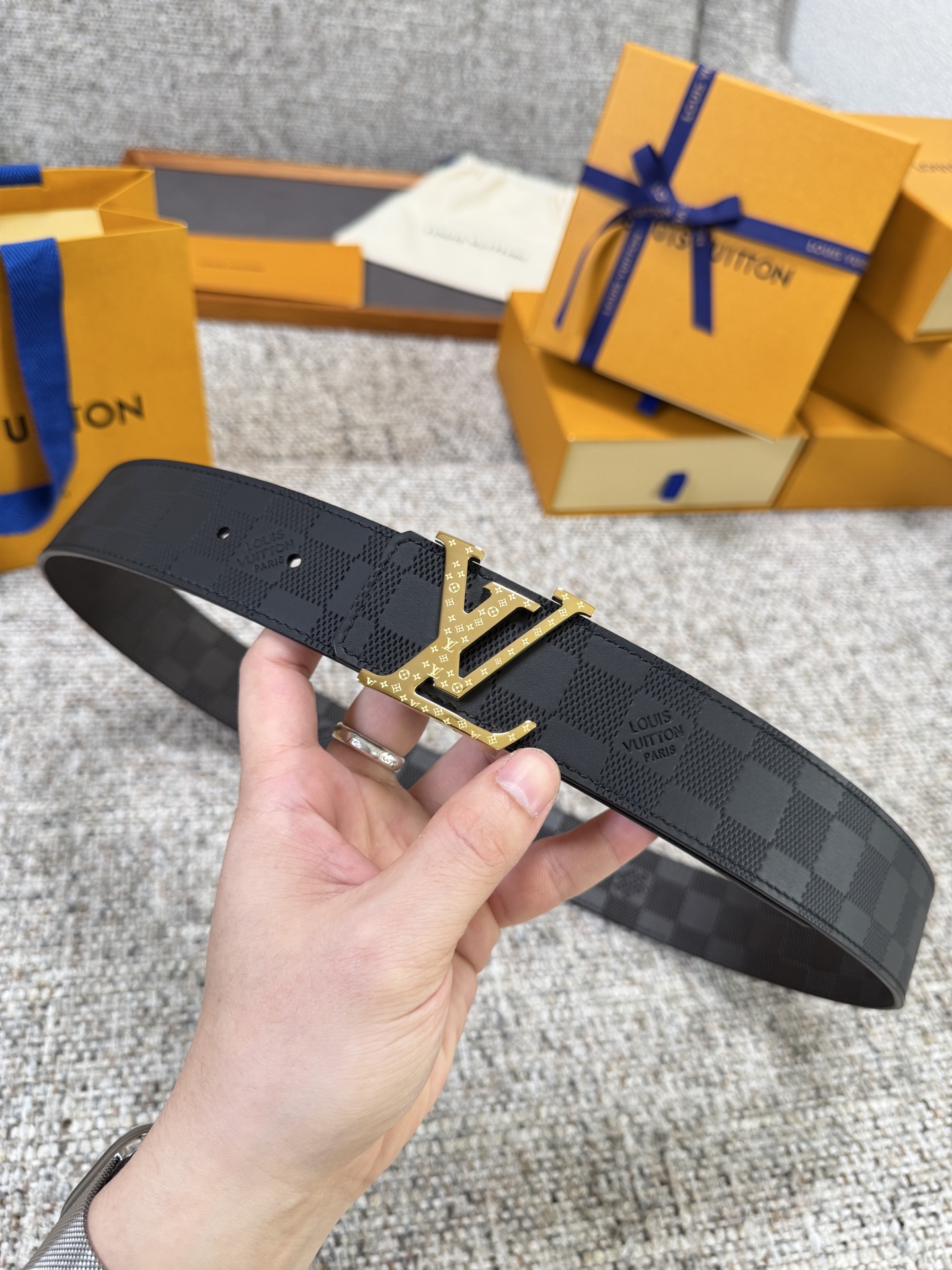 Louis Vuitton LV腰带 头层压格系列 原厂五金 精致手工绘边 柔软舒适 宽4.0