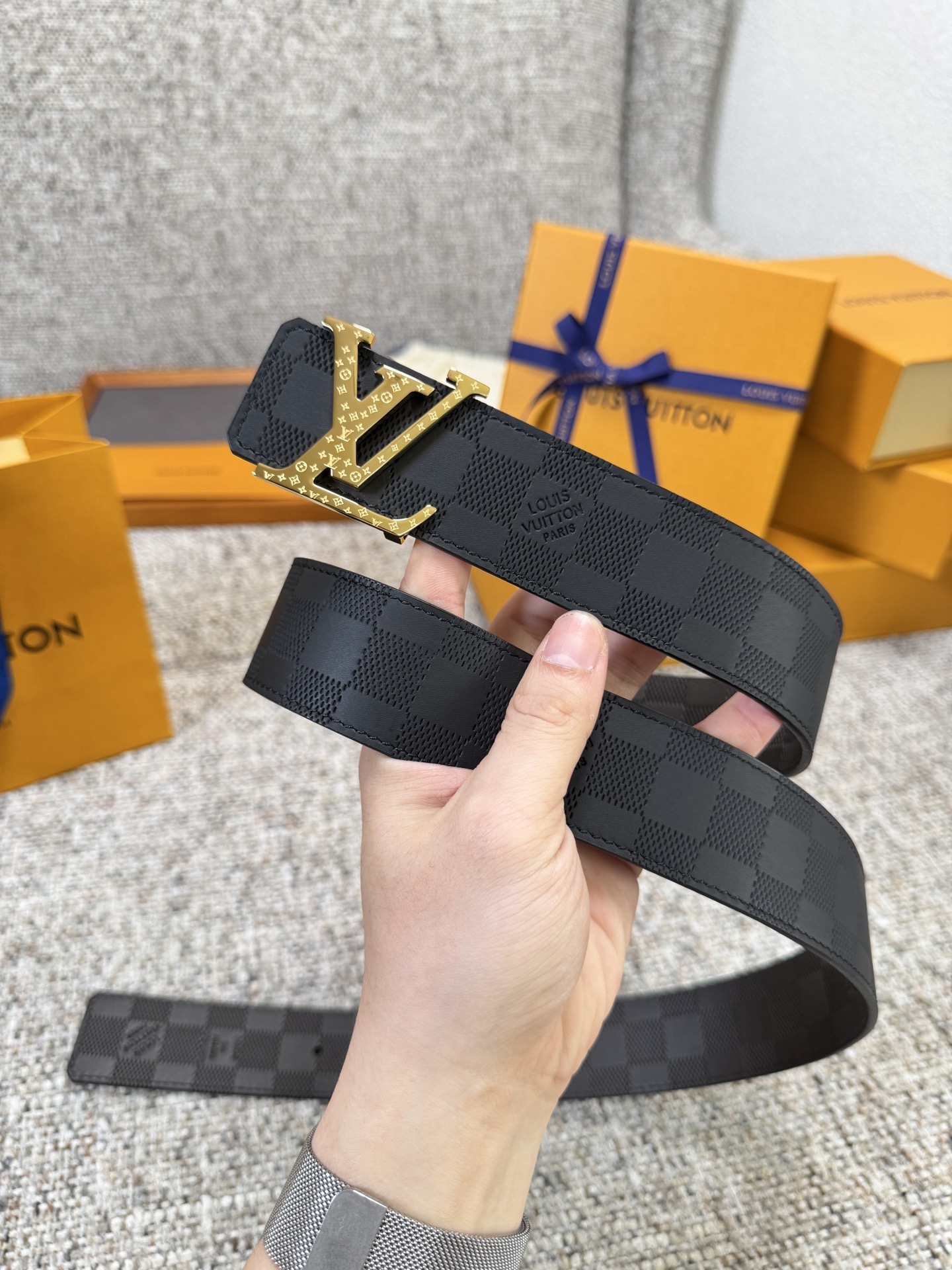 Louis Vuitton LV腰带 头层压格系列 原厂五金 精致手工绘边 柔软舒适 宽4.0