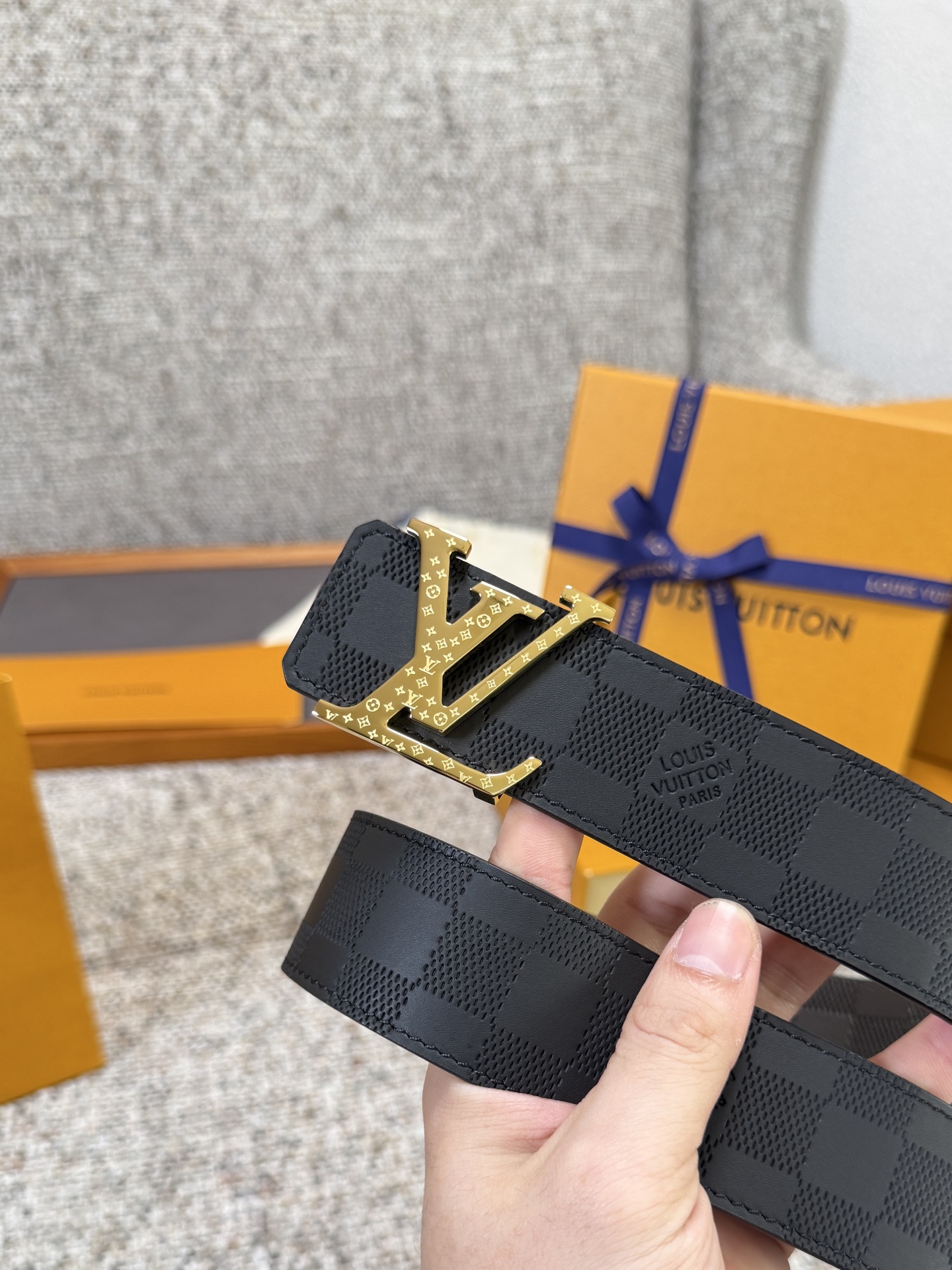 Louis Vuitton LV腰带 头层压格系列 原厂五金 精致手工绘边 柔软舒适 宽4.0