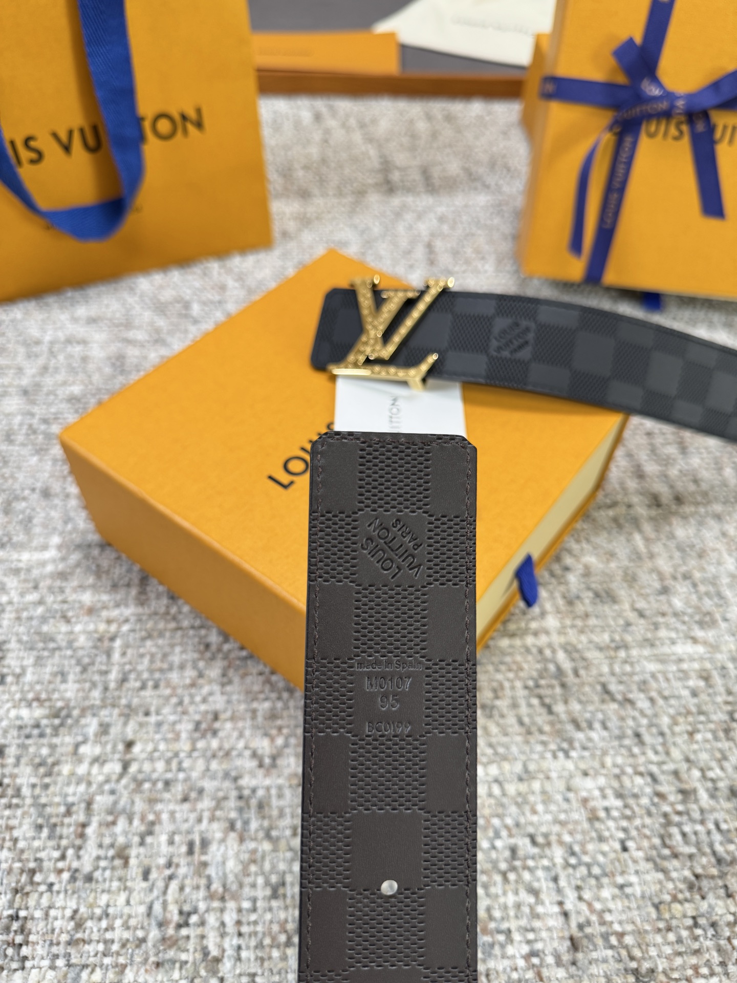 Louis Vuitton LV腰带 头层压格系列 原厂五金 精致手工绘边 柔软舒适 宽4.0