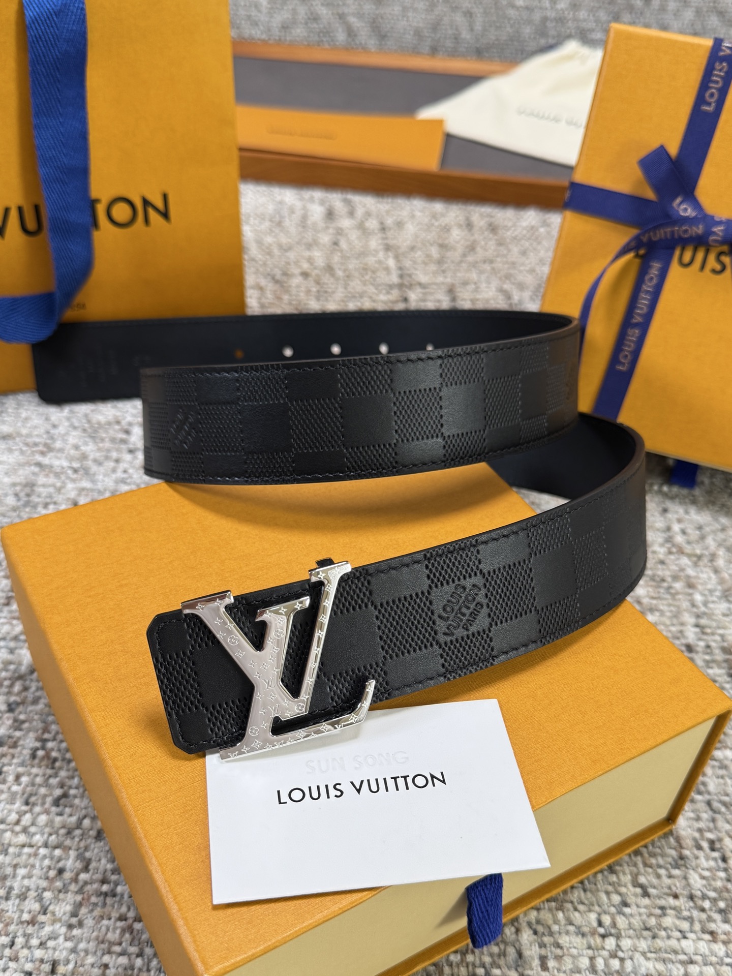 Louis Vuitton LV腰带 头层压格系列 原厂五金 精致手工绘边 柔软舒适 宽4.0