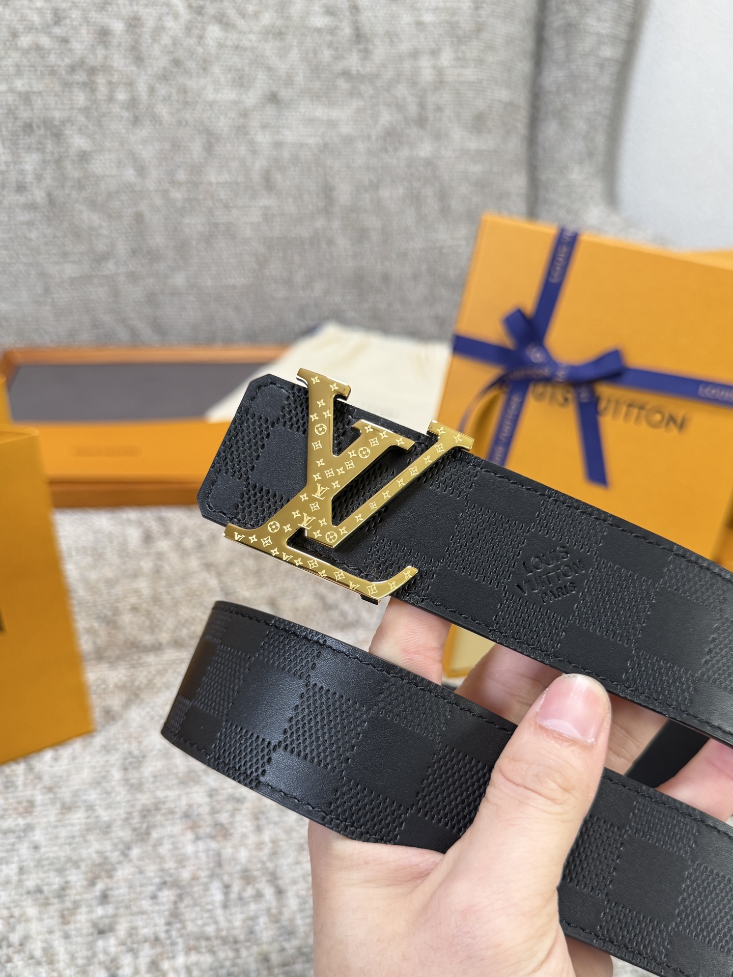 Louis Vuitton LV腰带 头层压格系列 原厂五金 精致手工绘边 柔软舒适 宽4.0