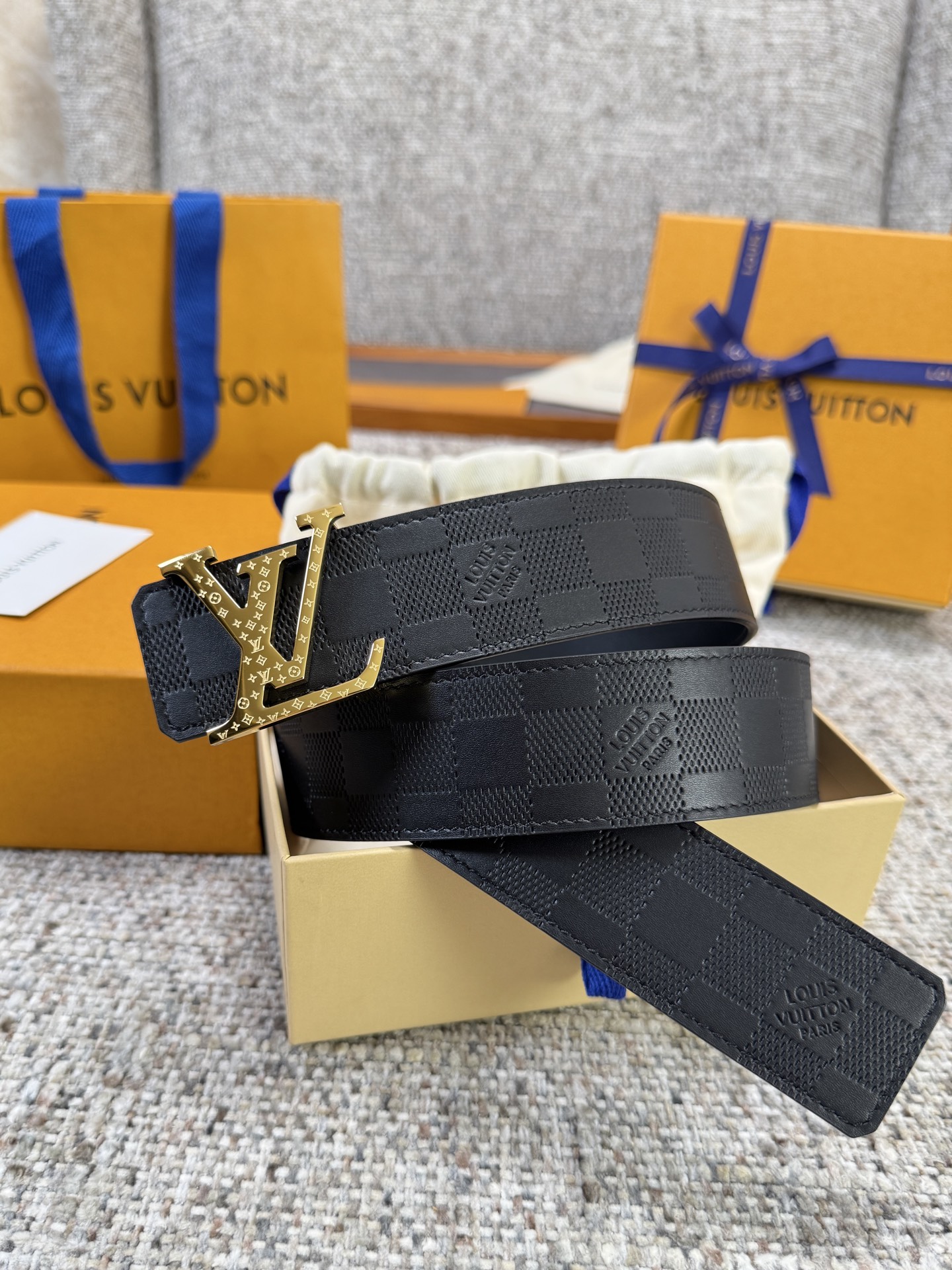Louis Vuitton LV腰带 头层压格系列 原厂五金 精致手工绘边 柔软舒适 宽4.0