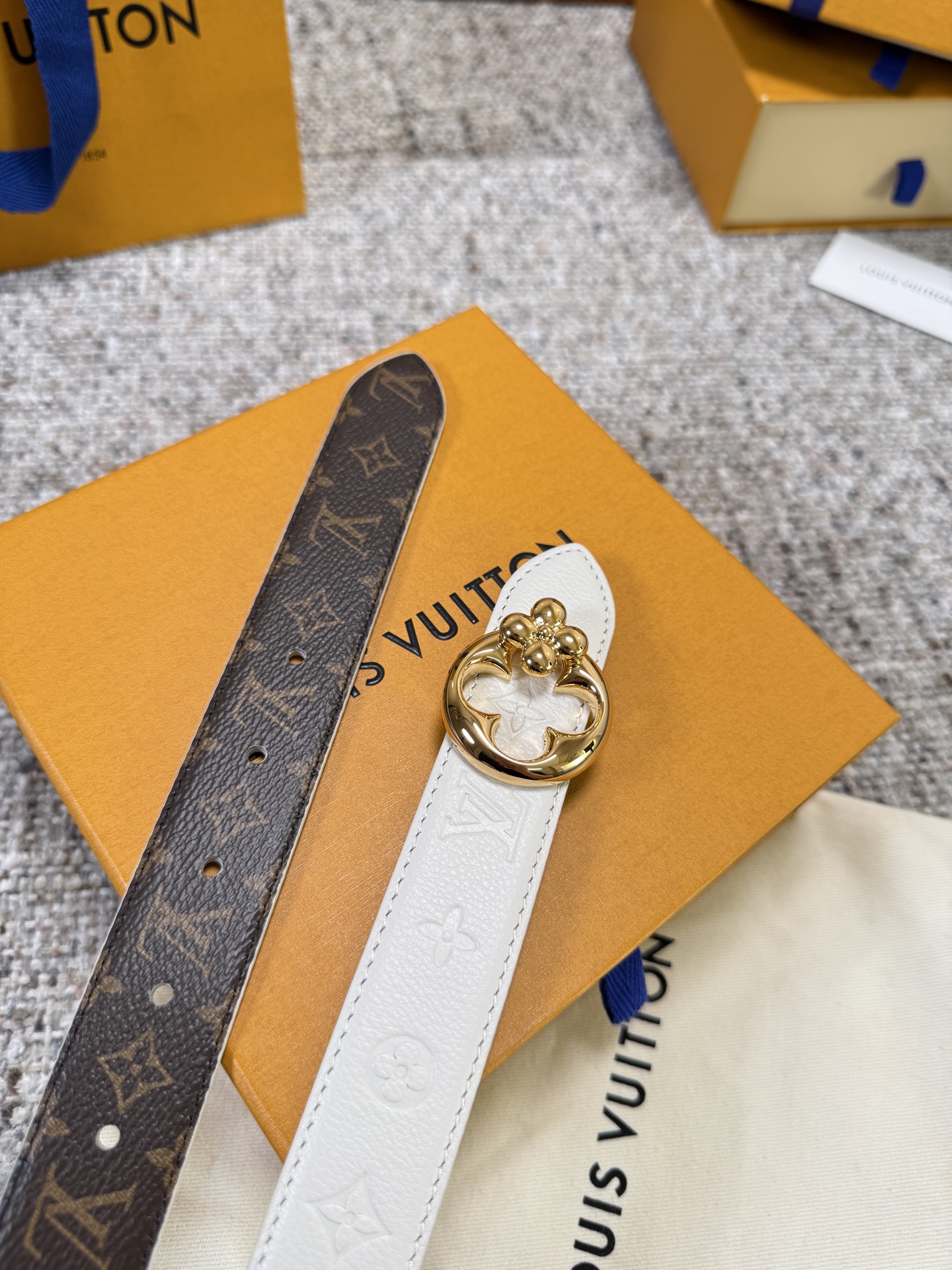 Louis Vuitton LV腰带 FLOWERGRAM ROUND系列 原厂五金 精致手工绘边 柔软