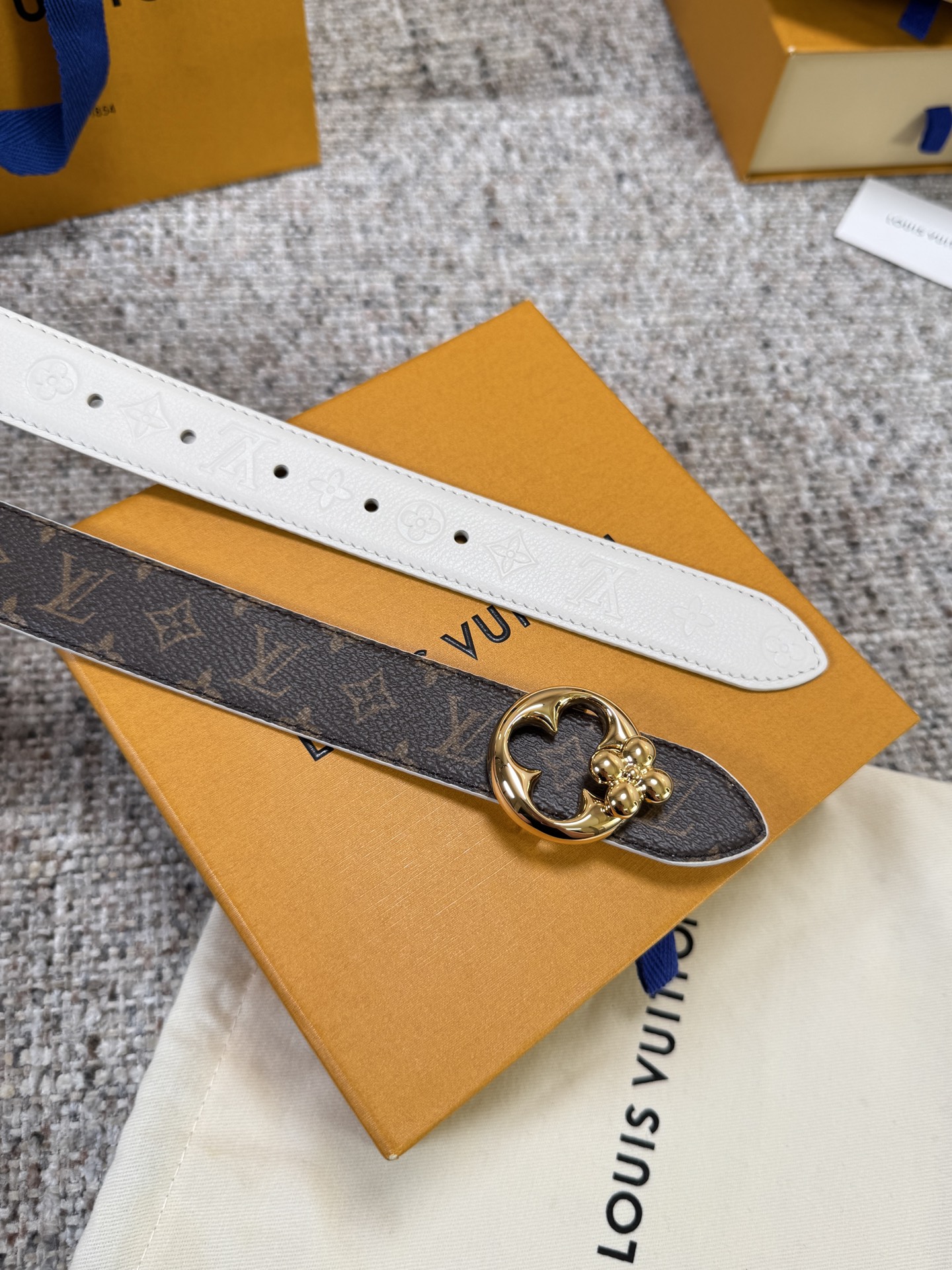 Louis Vuitton LV腰带 FLOWERGRAM ROUND系列 原厂五金 精致手工绘边 柔软