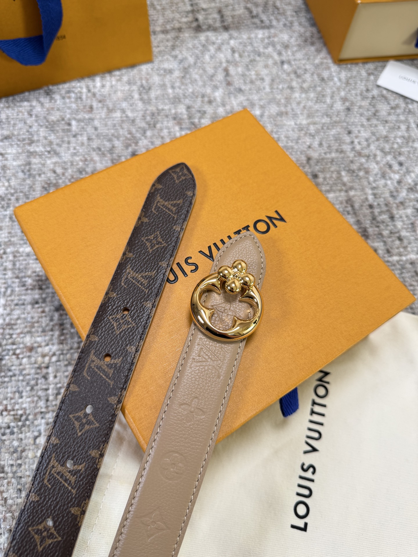 Louis Vuitton LV腰带 FLOWERGRAM ROUND系列 原厂五金 精致手工绘边 柔软
