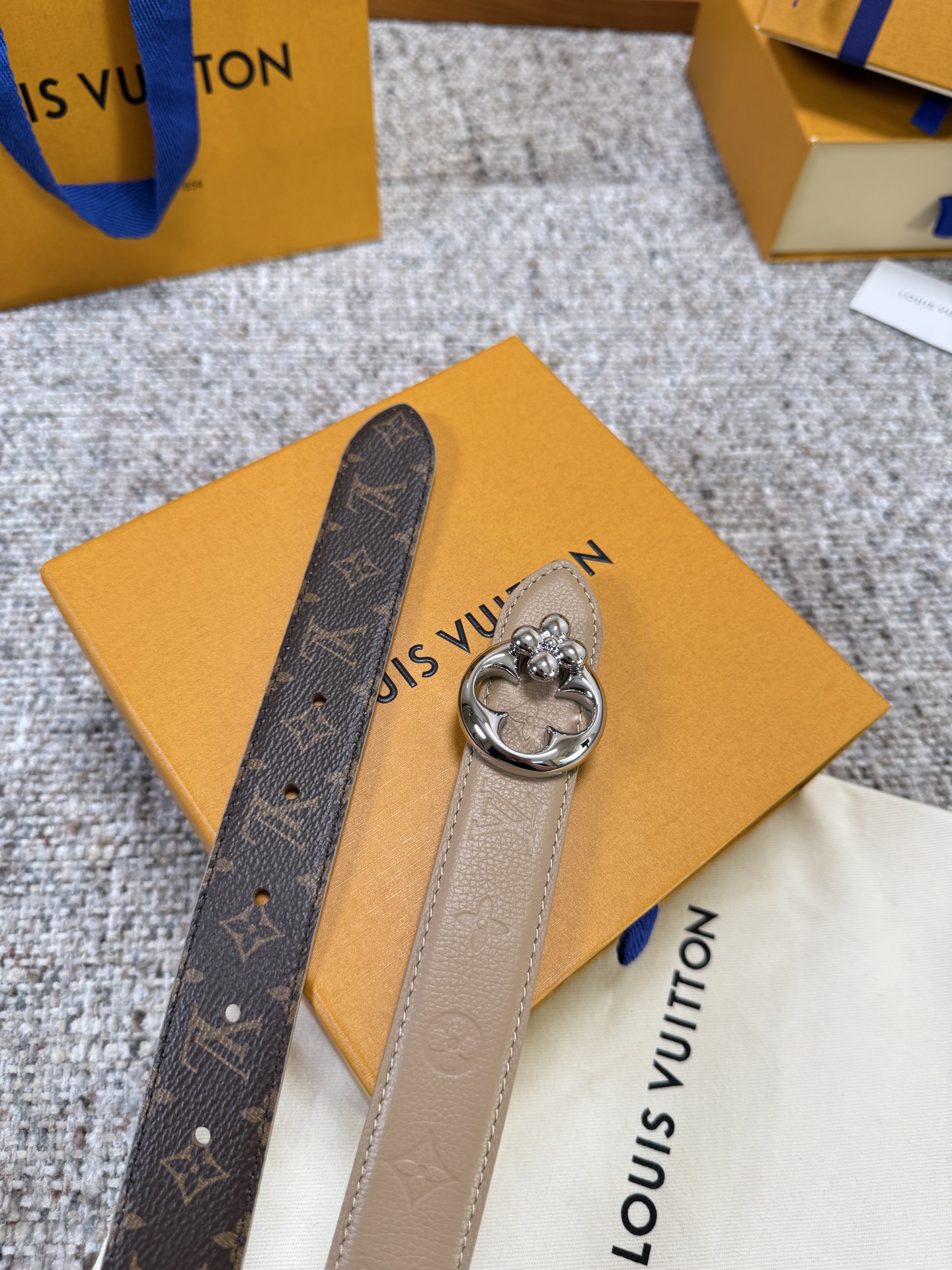 Louis Vuitton LV腰带 FLOWERGRAM ROUND系列 原厂五金 精致手工绘边 柔软