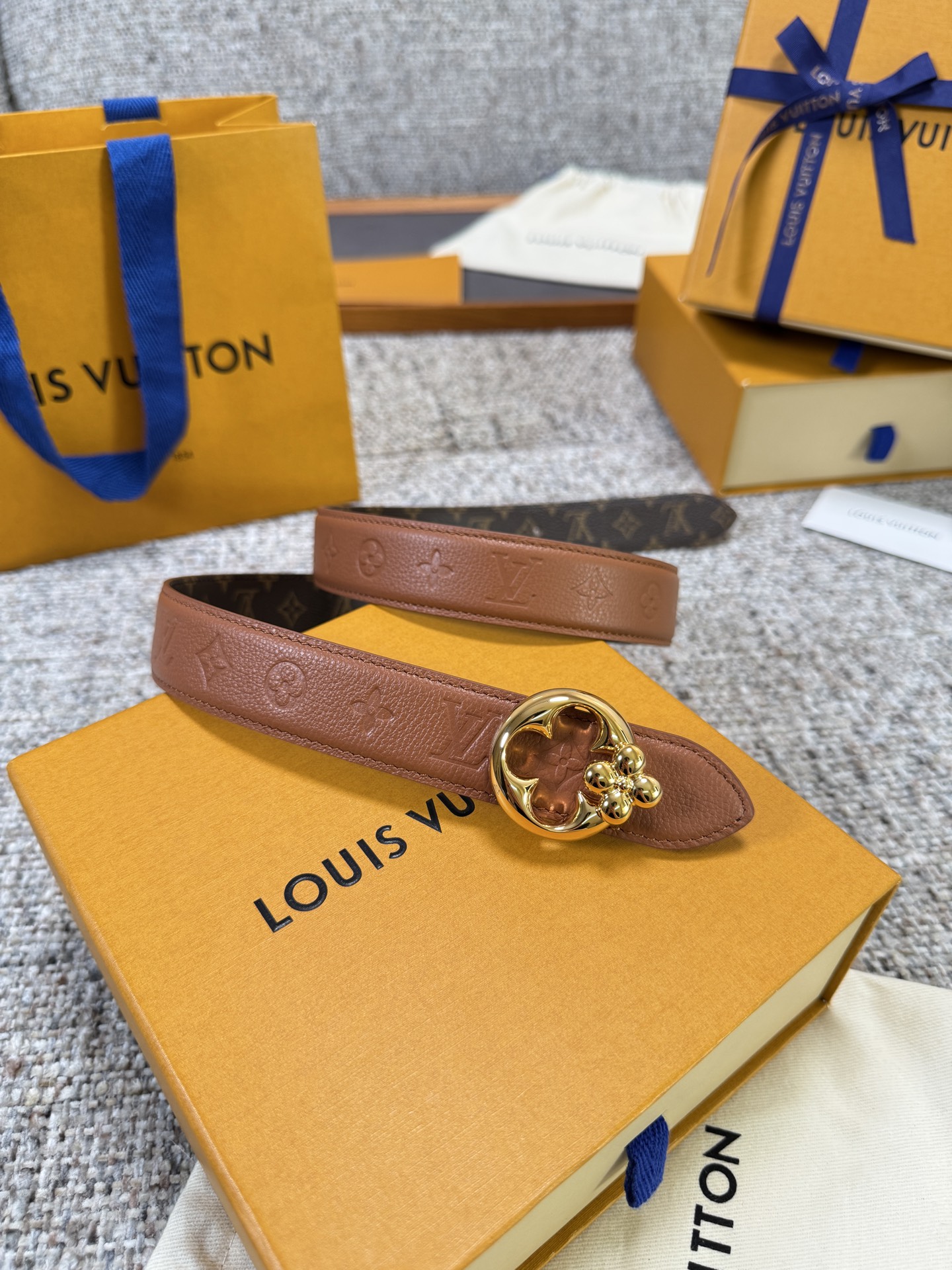 Louis Vuitton LV腰带 FLOWERGRAM ROUND系列 原厂五金 精致手工绘边 柔软