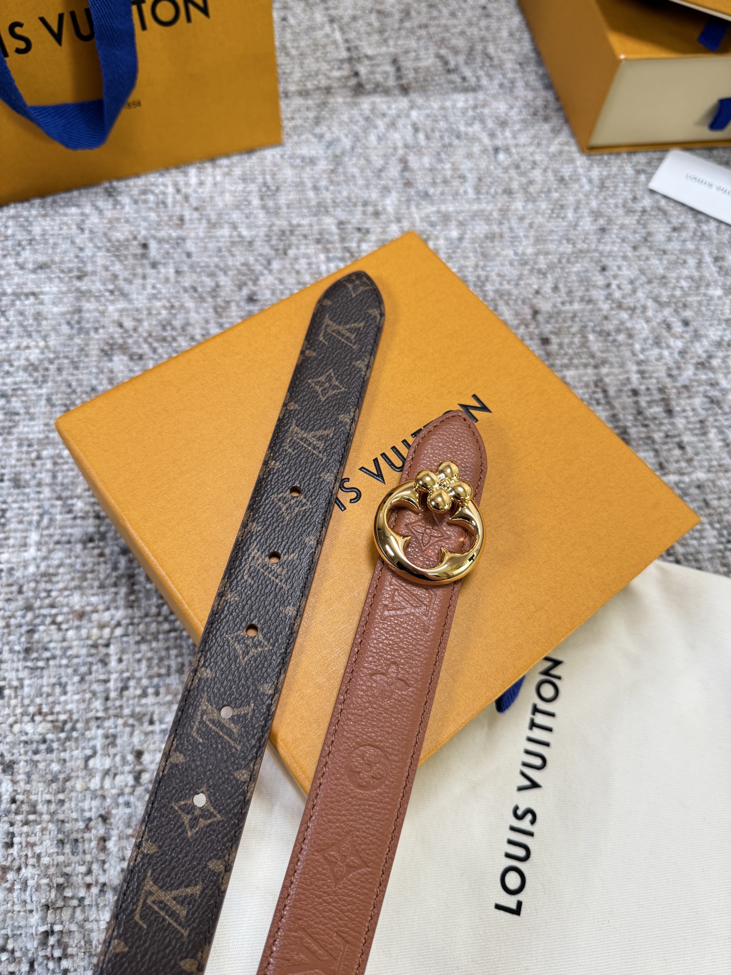 Louis Vuitton LV腰带 FLOWERGRAM ROUND系列 原厂五金 精致手工绘边 柔软