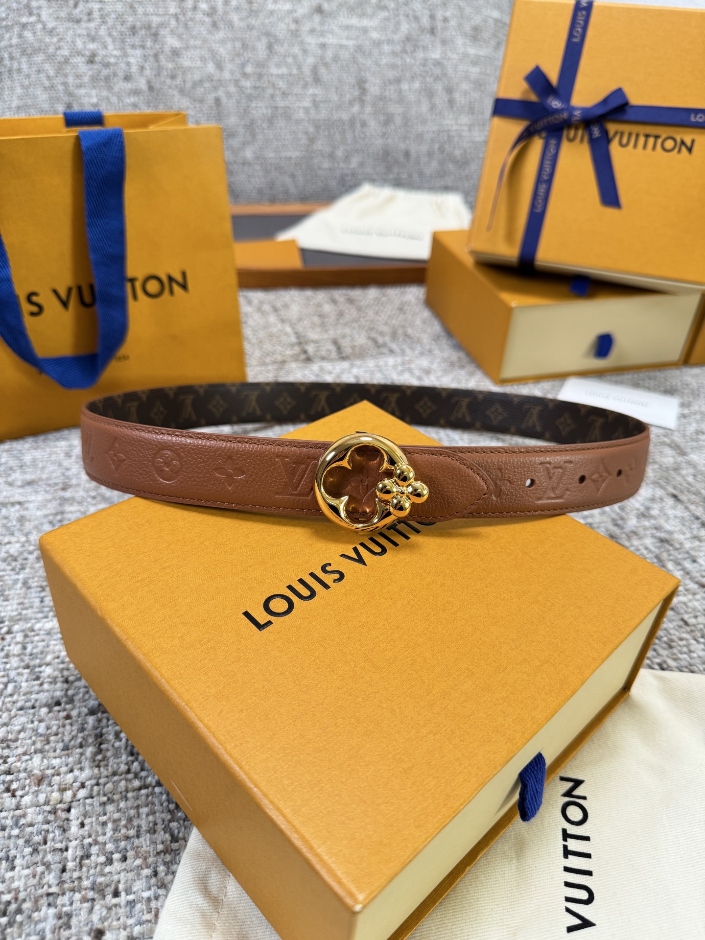 Louis Vuitton LV腰带 FLOWERGRAM ROUND系列 原厂五金 精致手工绘边 柔软
