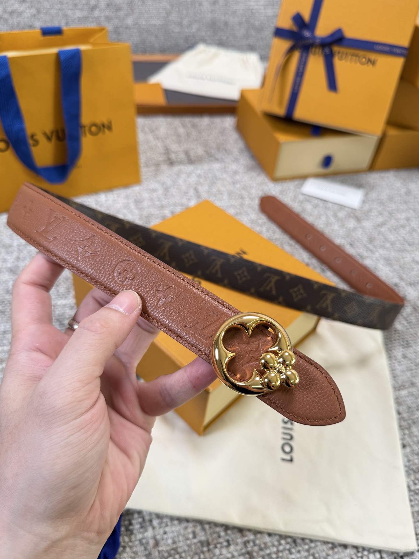 Louis Vuitton LV腰带 FLOWERGRAM ROUND系列 原厂五金 精致手工绘边 柔软
