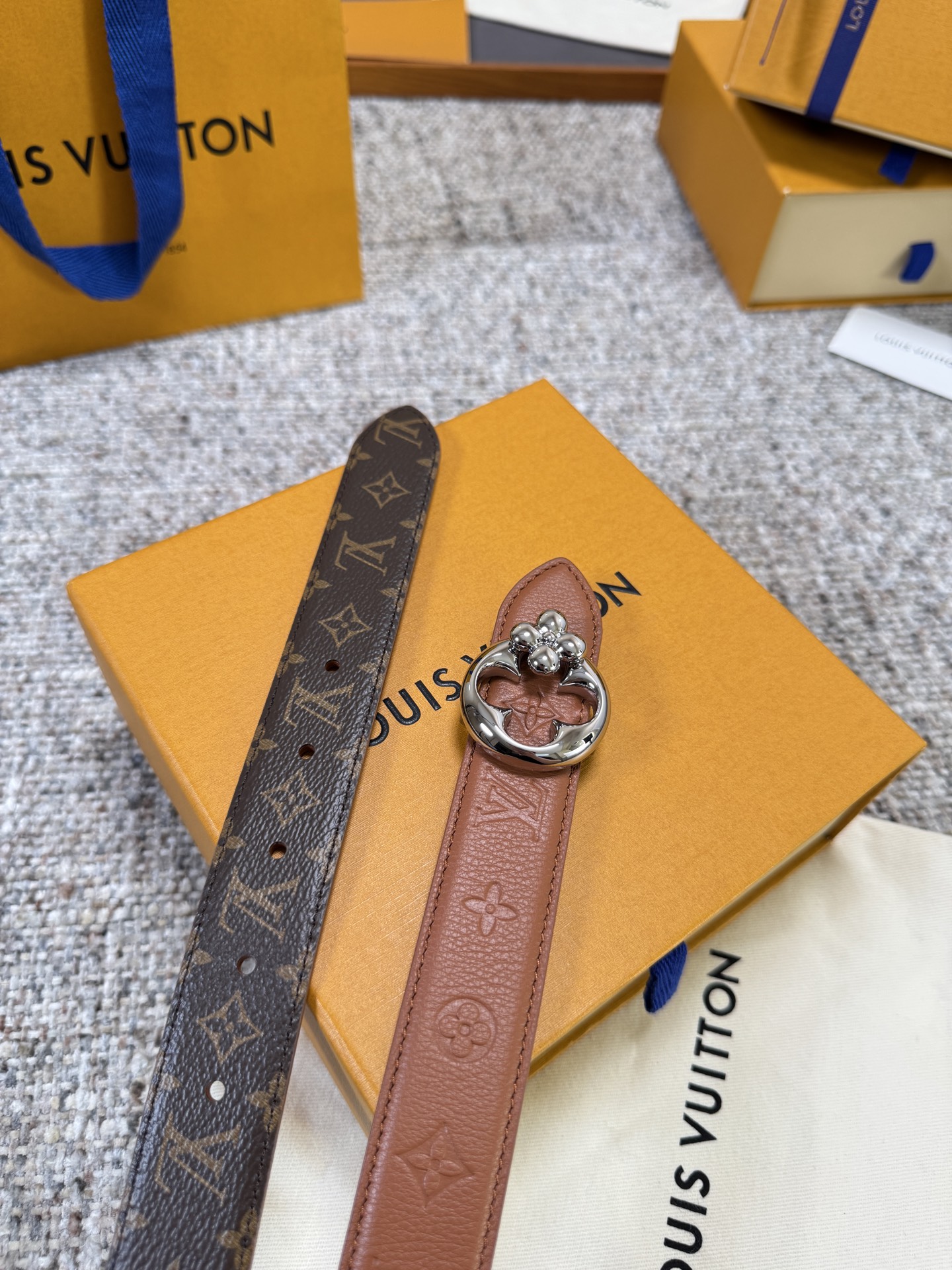 Louis Vuitton LV腰带 FLOWERGRAM ROUND系列 原厂五金 精致手工绘边 柔软