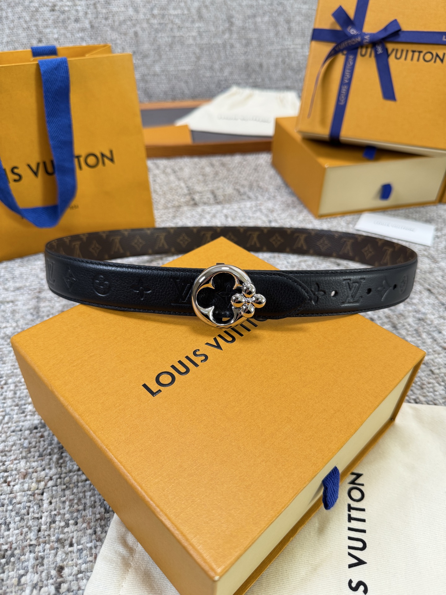 Louis Vuitton LV腰带 FLOWERGRAM ROUND系列 原厂五金 精致手工绘边 柔软
