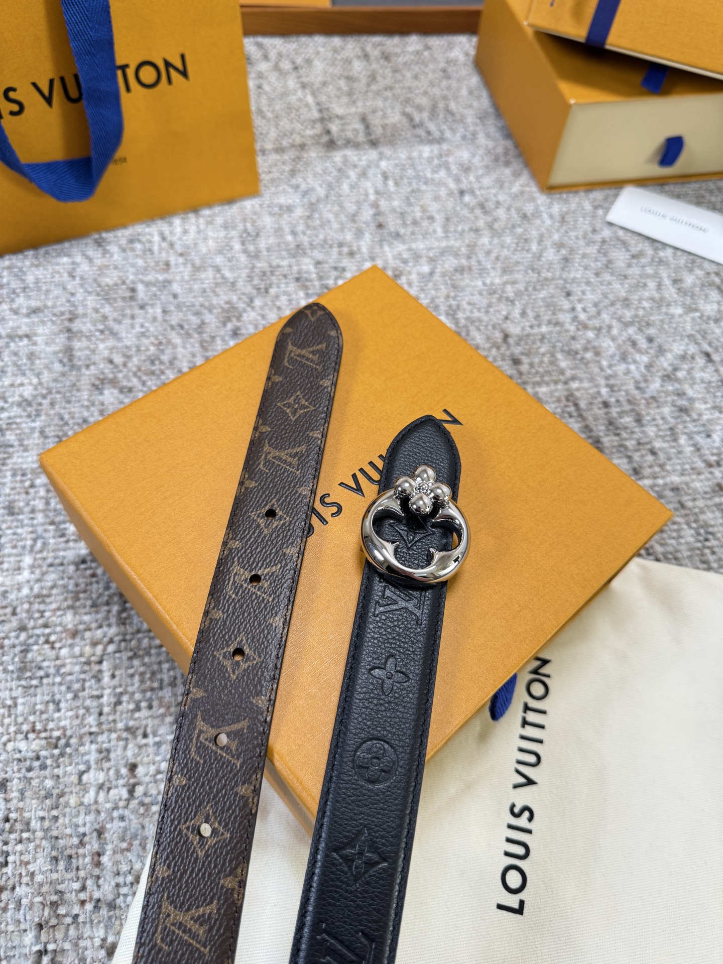 Louis Vuitton LV腰带 FLOWERGRAM ROUND系列 原厂五金 精致手工绘边 柔软