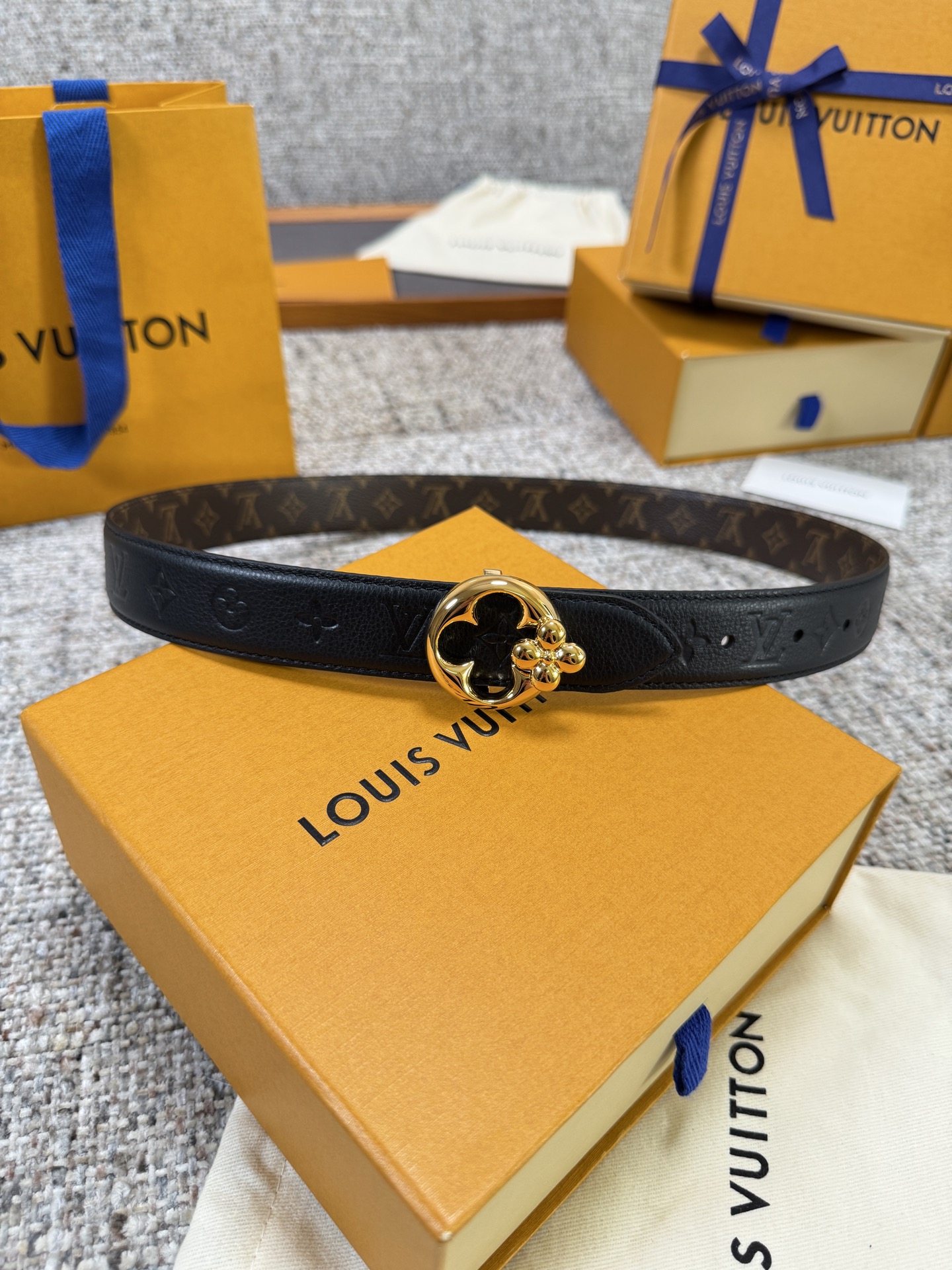Louis Vuitton LV腰带 FLOWERGRAM ROUND系列 原厂五金 精致手工绘边 柔软
