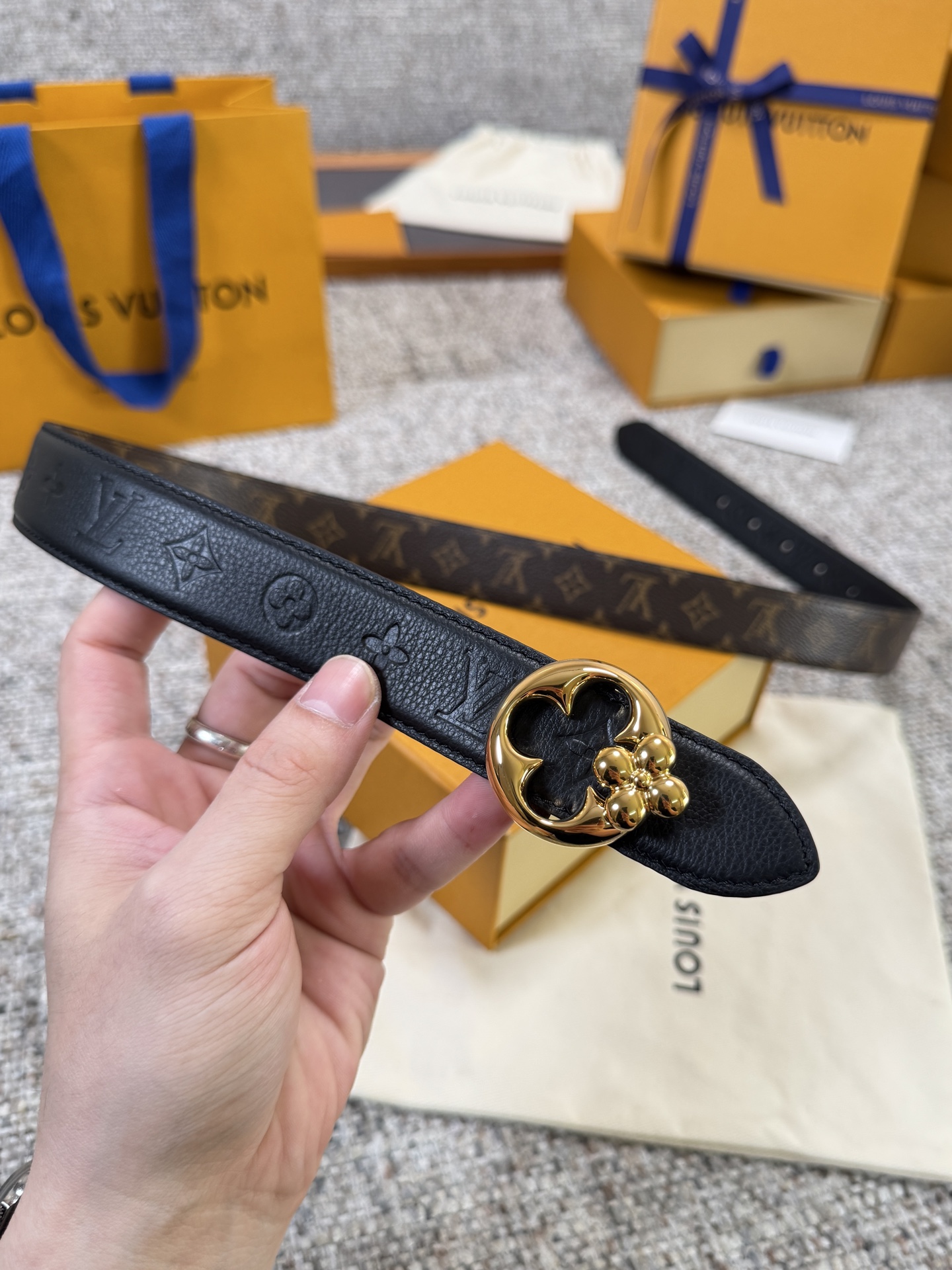 Louis Vuitton LV腰带 FLOWERGRAM ROUND系列 原厂五金 精致手工绘边 柔软