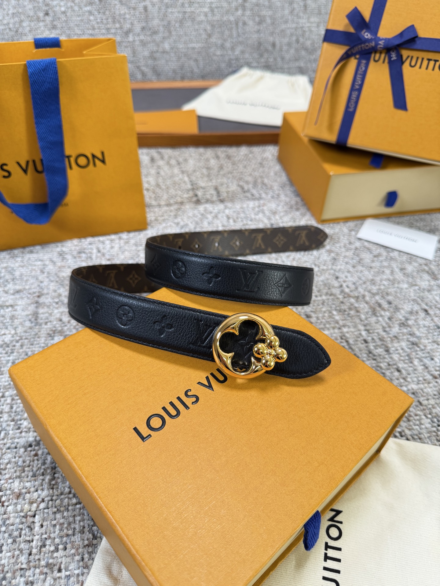 Louis Vuitton LV腰带 FLOWERGRAM ROUND系列 原厂五金 精致手工绘边 柔软
