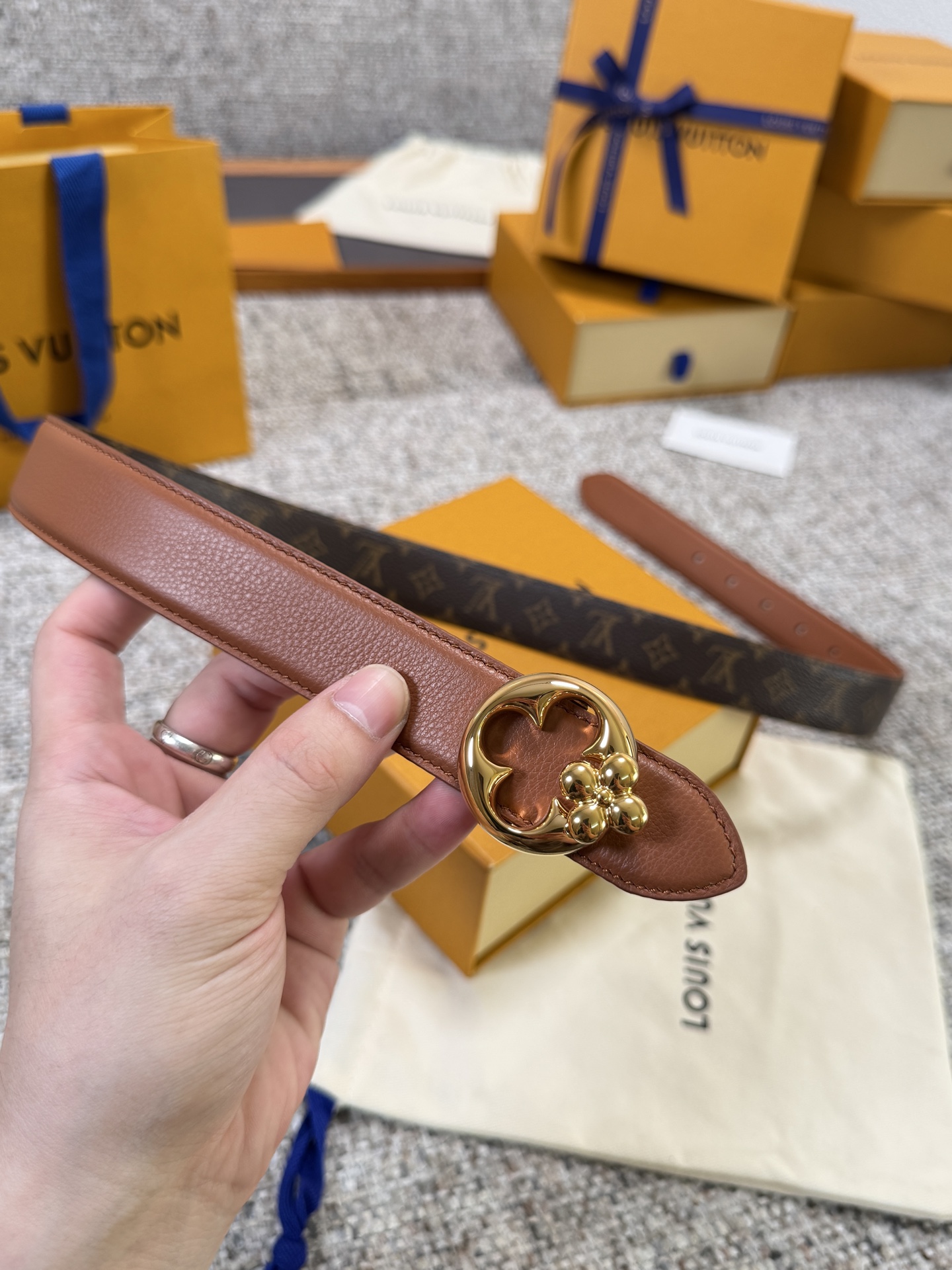 Louis Vuitton LV腰带 FLOWERGRAM ROUND系列 原厂五金 精致手工绘边 柔软