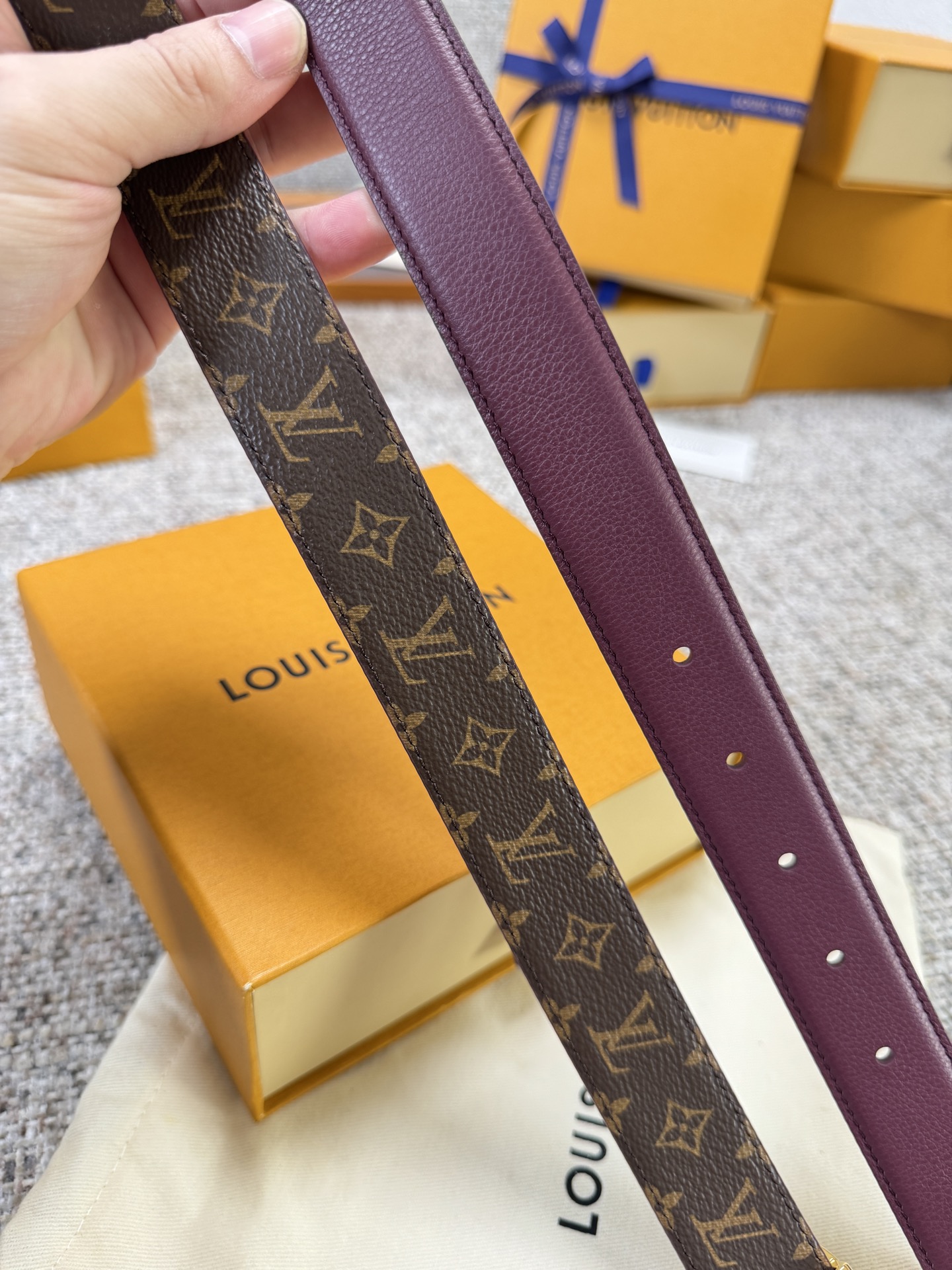 Louis Vuitton LV腰带 FLOWERGRAM ROUND系列 原厂五金 精致手工绘边 柔软