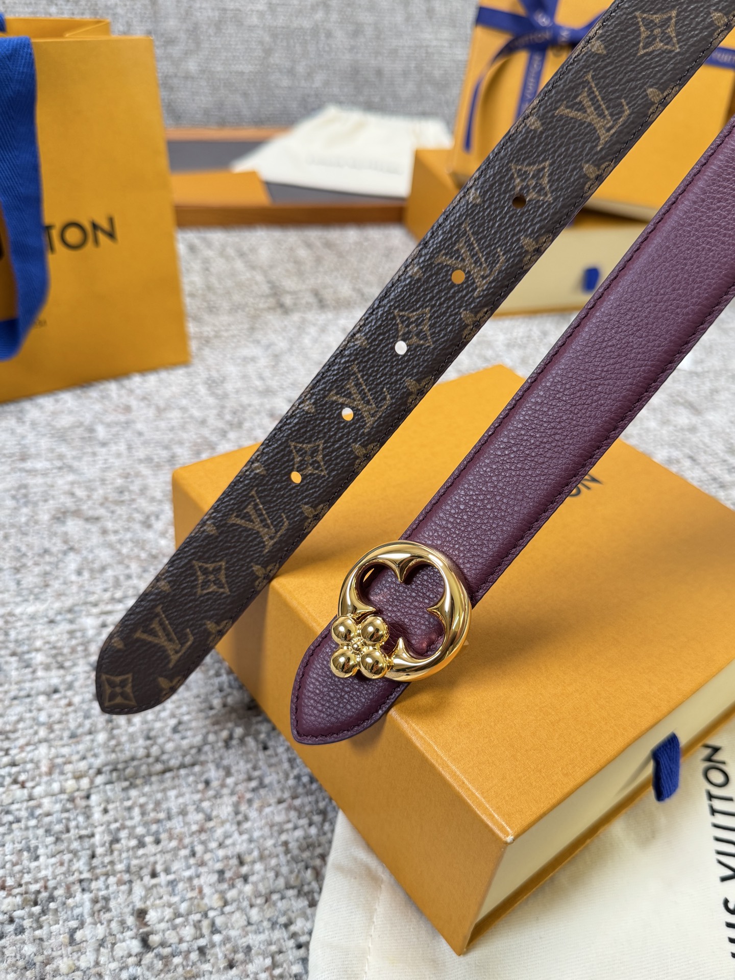 Louis Vuitton LV腰带 FLOWERGRAM ROUND系列 原厂五金 精致手工绘边 柔软