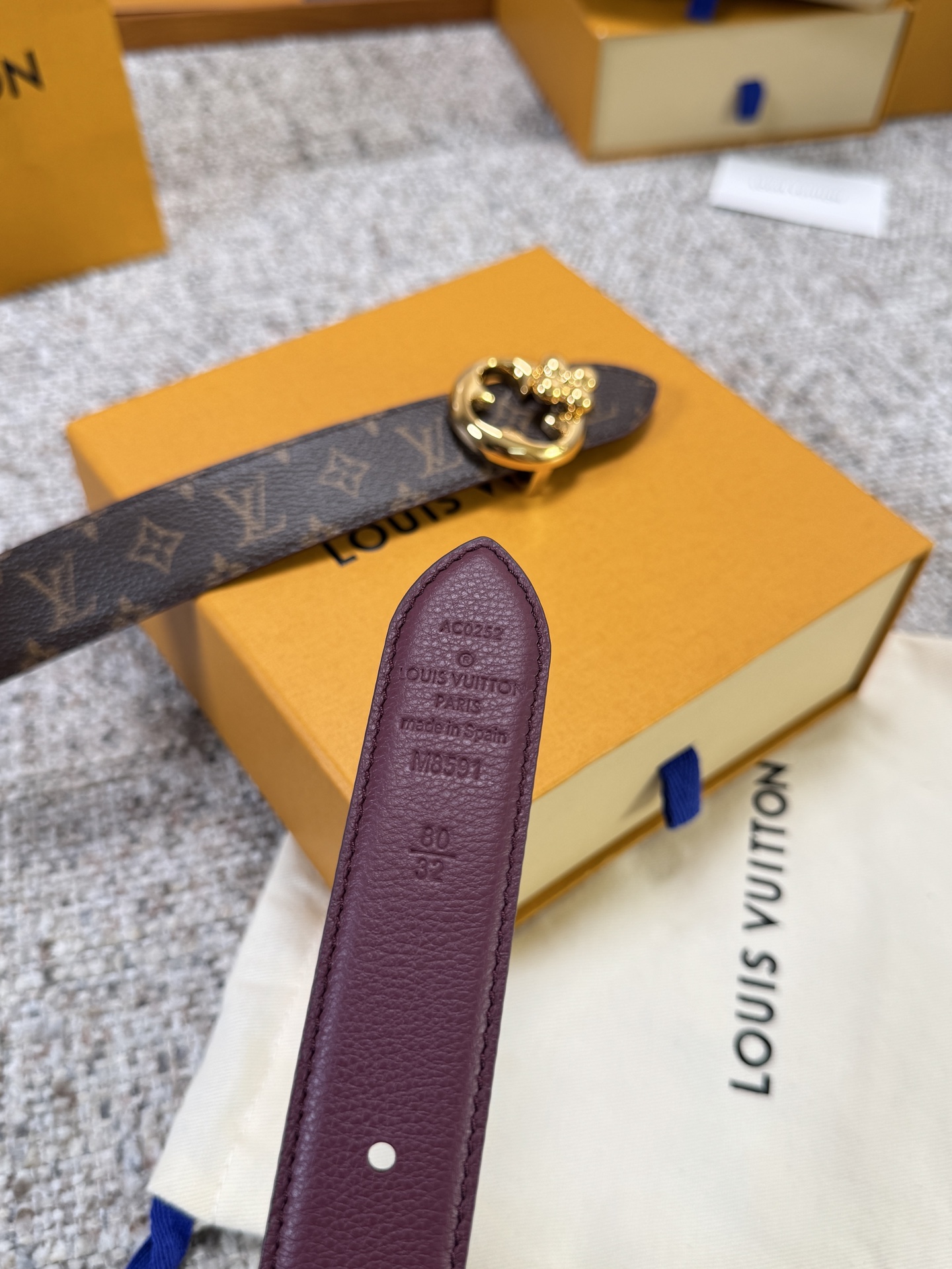 Louis Vuitton LV腰带 FLOWERGRAM ROUND系列 原厂五金 精致手工绘边 柔软