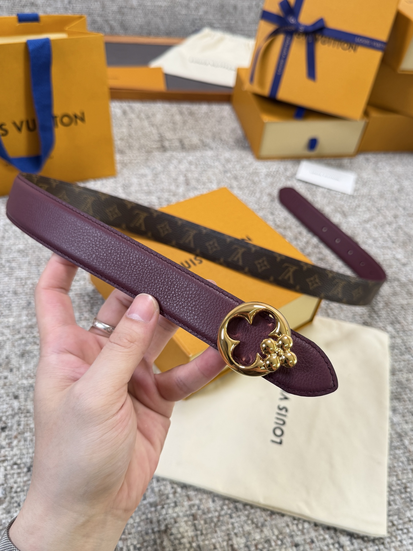Louis Vuitton LV腰带 FLOWERGRAM ROUND系列 原厂五金 精致手工绘边 柔软
