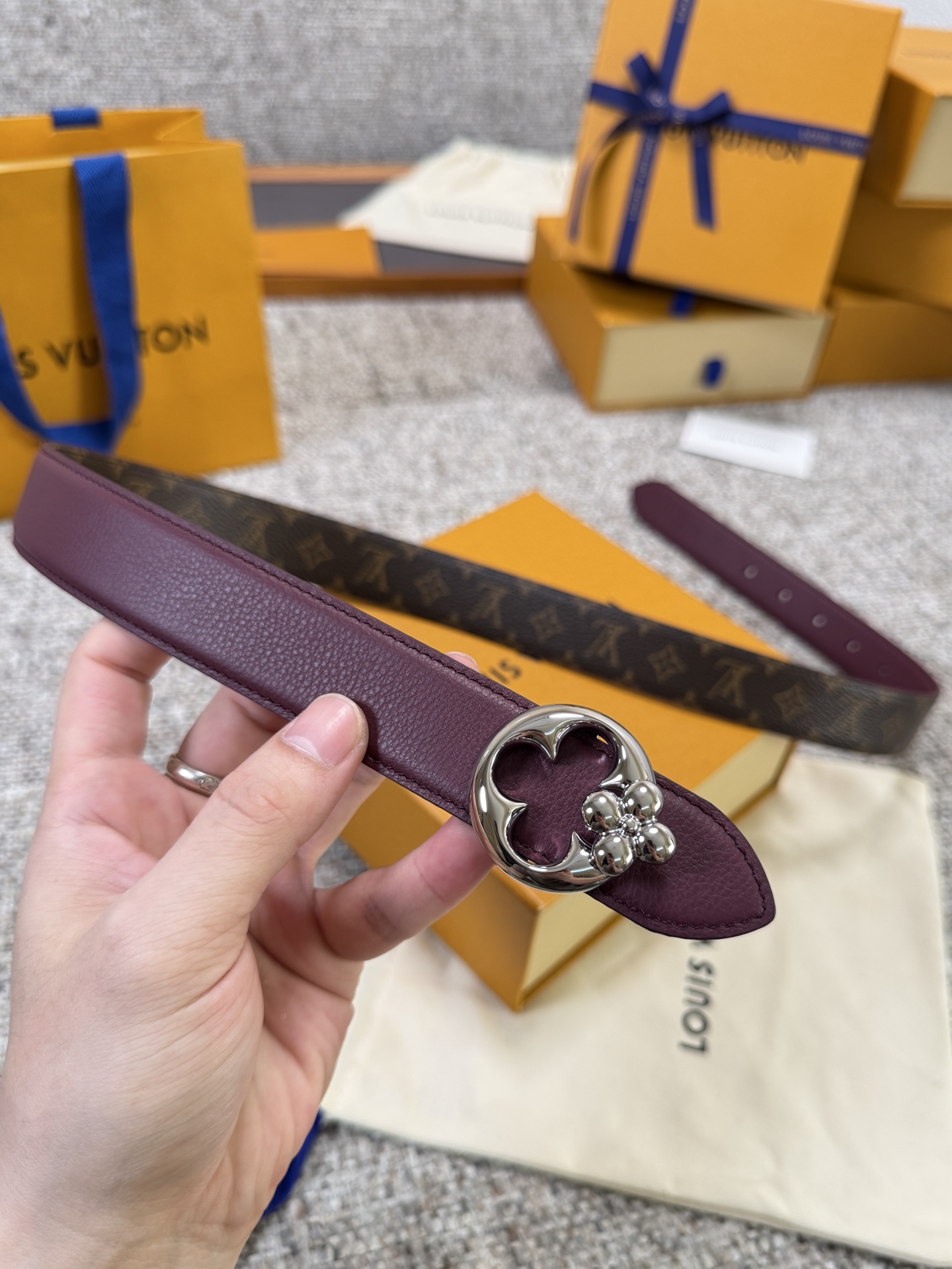 Louis Vuitton LV腰带 FLOWERGRAM ROUND系列 原厂五金 精致手工绘边 柔软