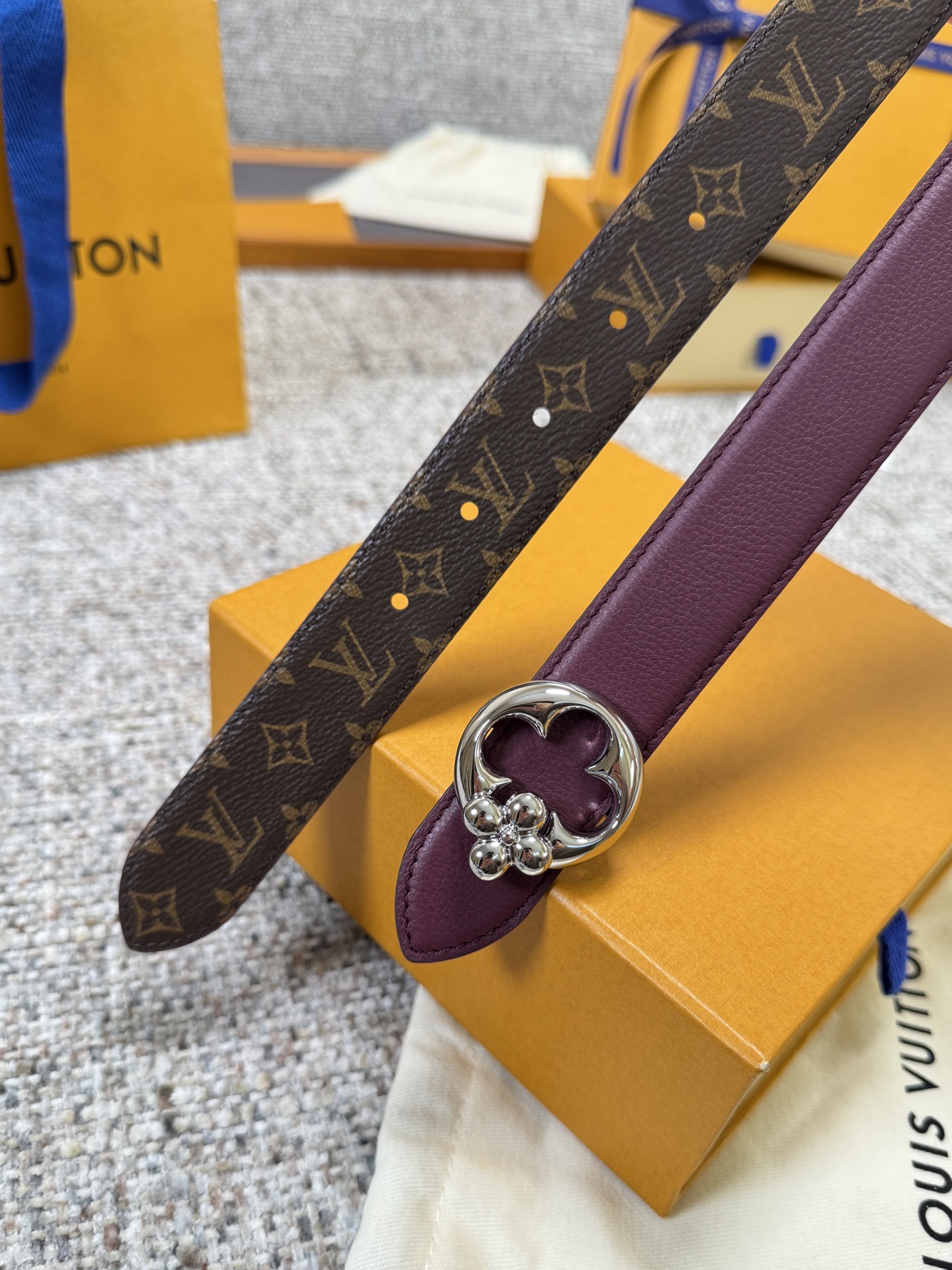 Louis Vuitton LV腰带 FLOWERGRAM ROUND系列 原厂五金 精致手工绘边 柔软