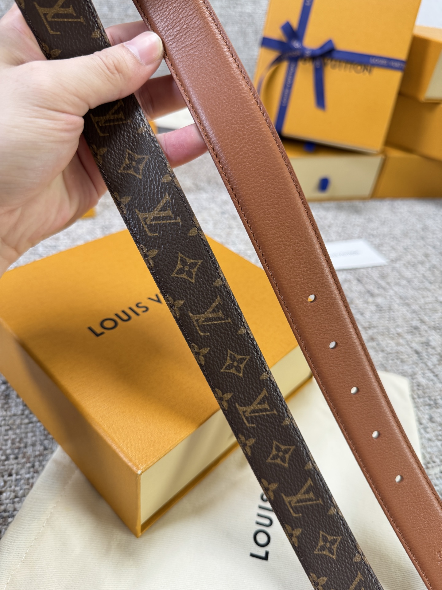 Louis Vuitton LV腰带 FLOWERGRAM 系列 原厂五金 精致手工绘边 柔软舒适 宽3