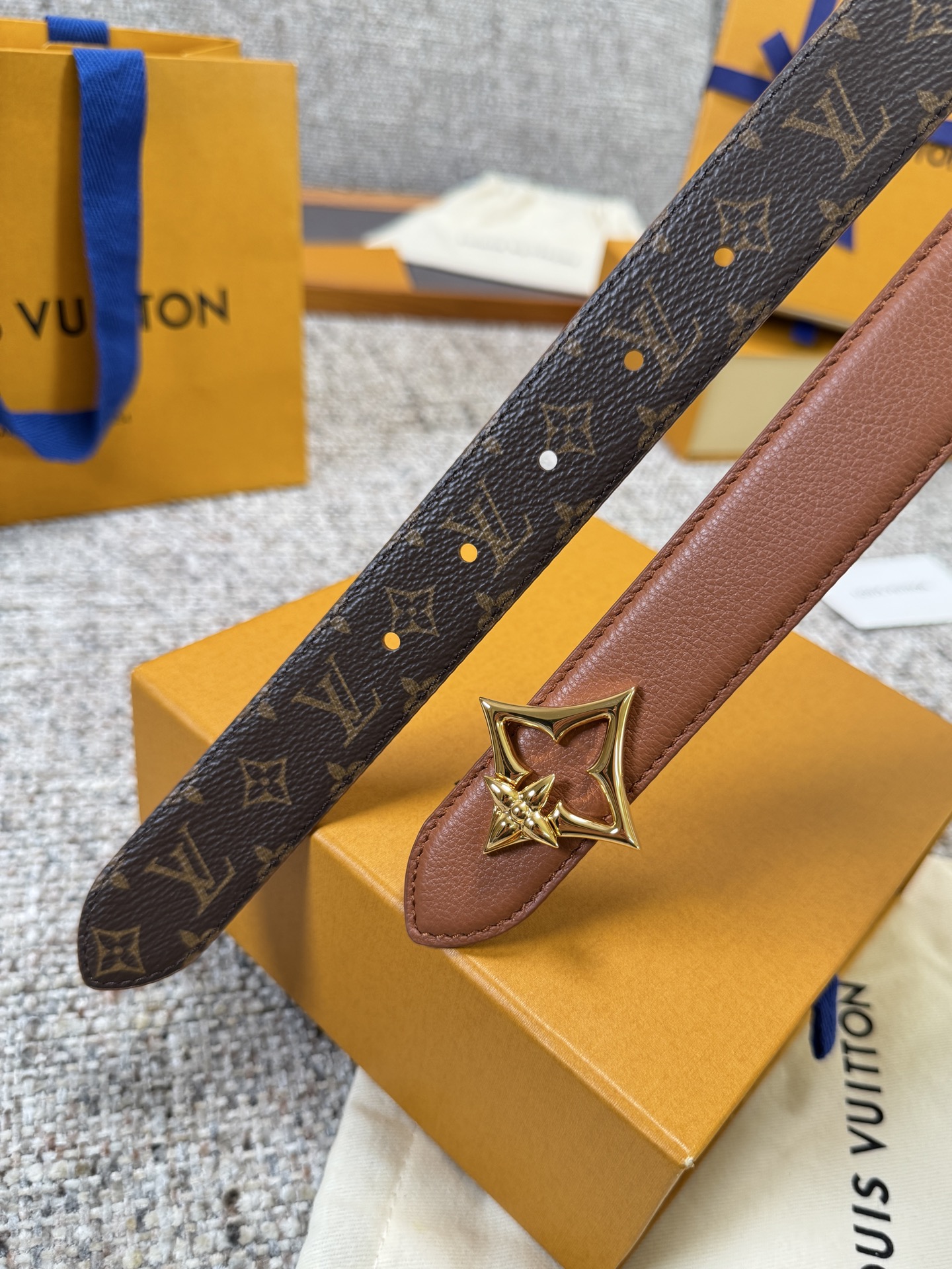 Louis Vuitton LV腰带 FLOWERGRAM 系列 原厂五金 精致手工绘边 柔软舒适 宽3