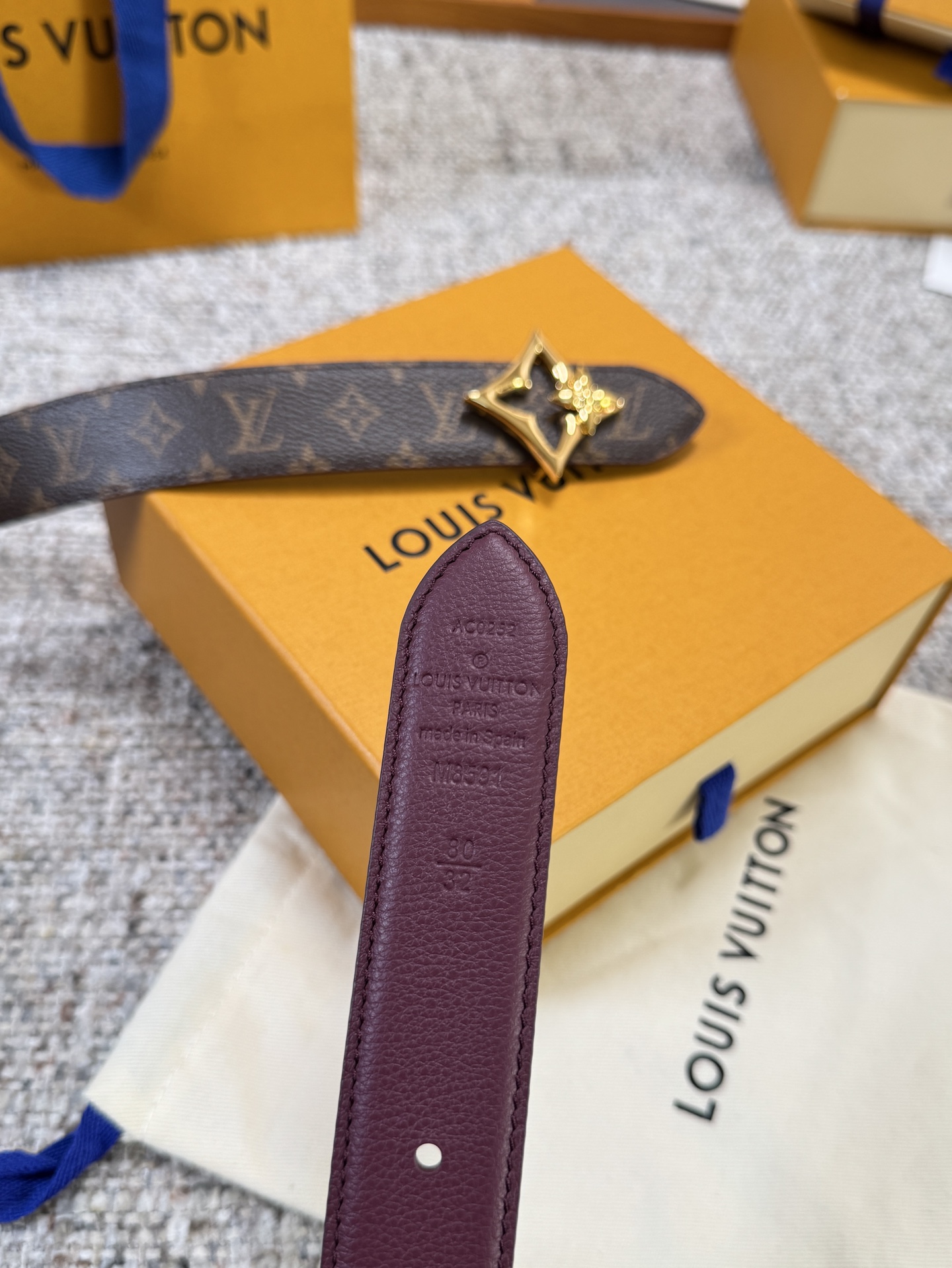 Louis Vuitton LV腰带 FLOWERGRAM 系列 原厂五金 精致手工绘边 柔软舒适 宽3