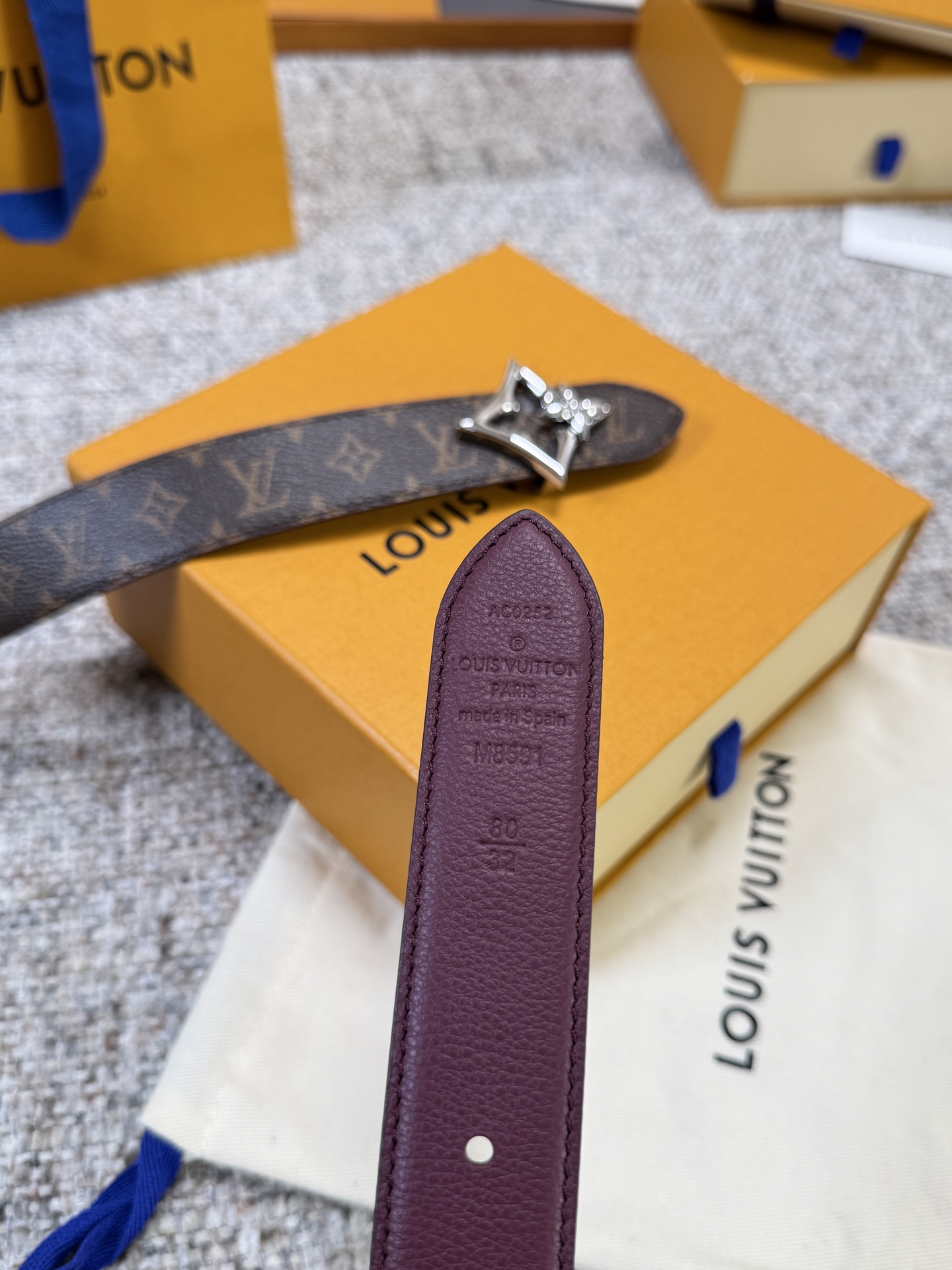 Louis Vuitton LV腰带 FLOWERGRAM 系列 原厂五金 精致手工绘边 柔软舒适 宽3