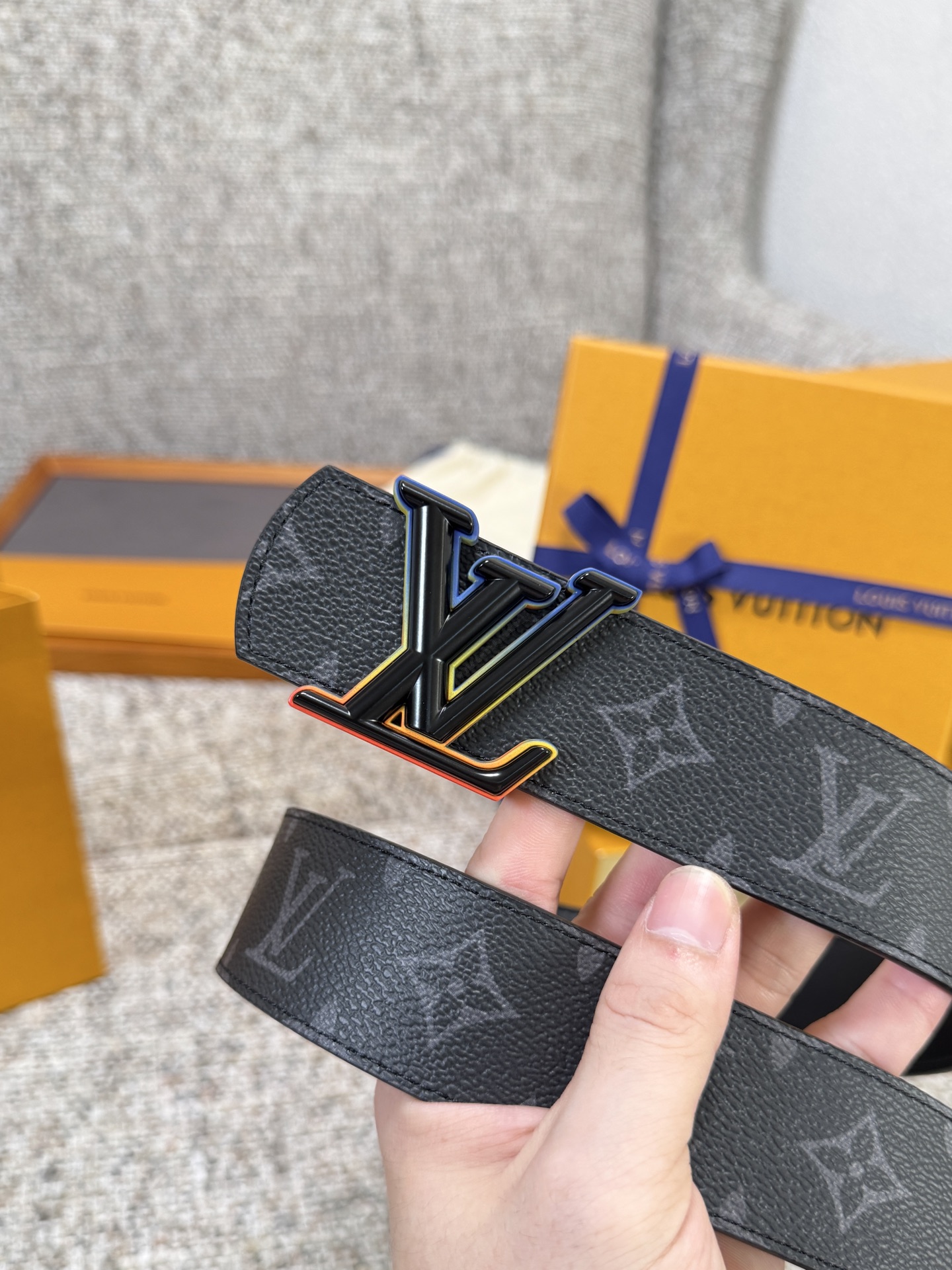 Louis Vuitton LV腰带 Dimension双面腰带系列 原厂五金 精致手工绘边 柔软舒适 宽4.0
