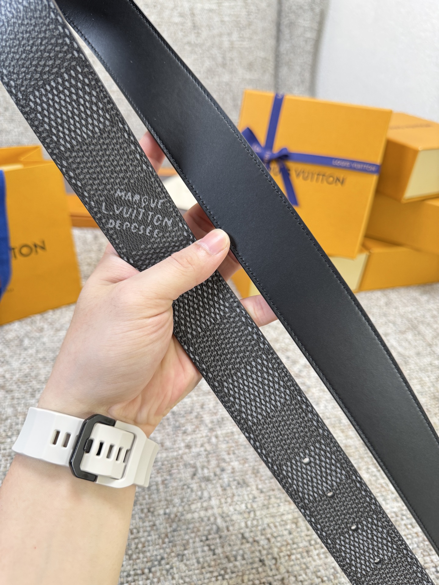 Louis Vuitton LV腰带 Dimension双面腰带系列 原厂五金 精致手工绘边 柔软舒适 宽4.0