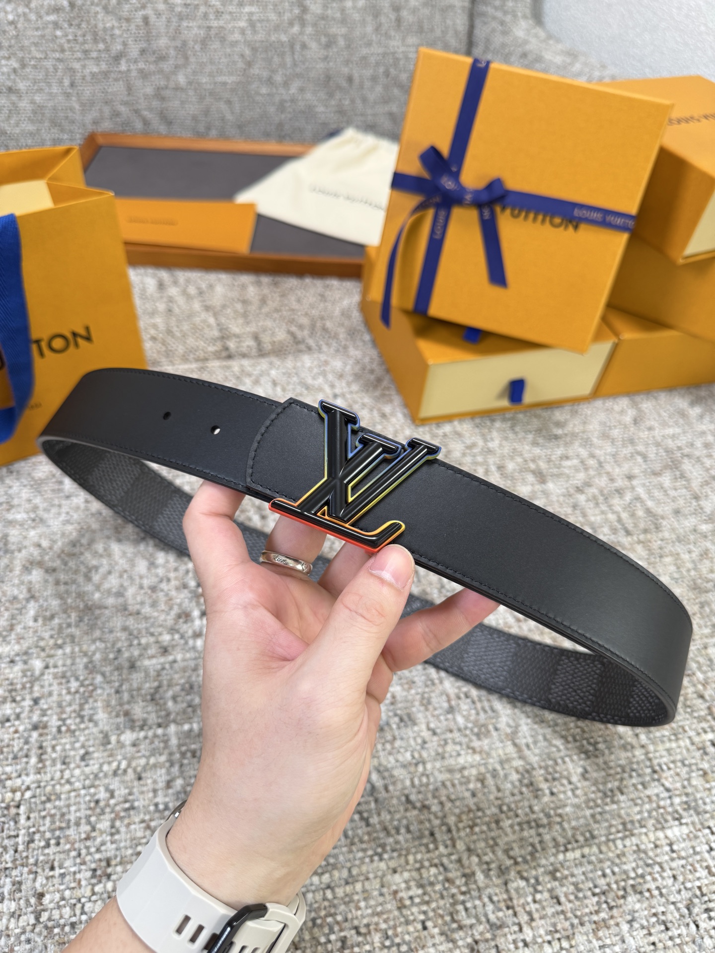 Louis Vuitton LV腰带 Dimension双面腰带系列 原厂五金 精致手工绘边 柔软舒适 宽4.0