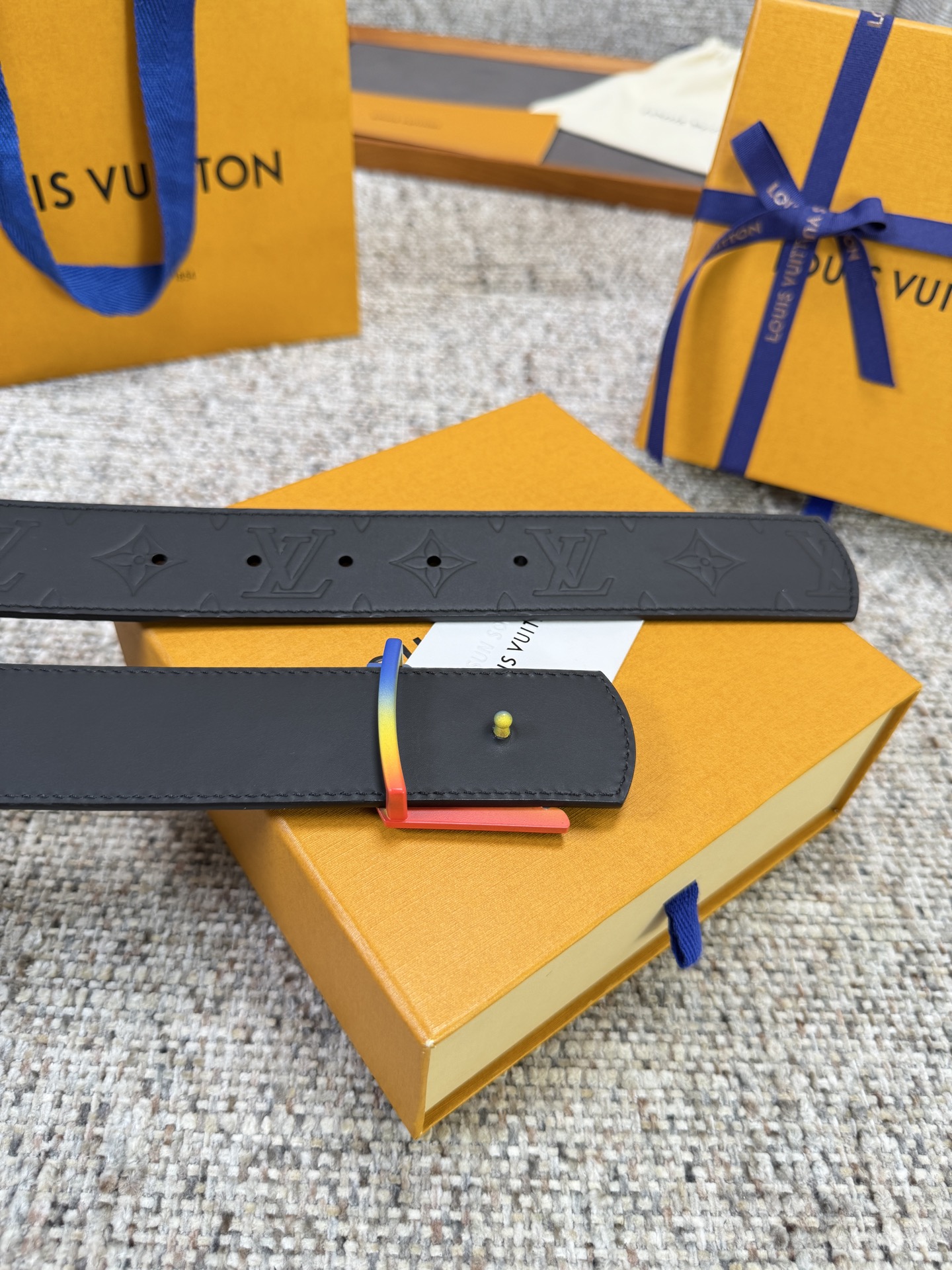 Louis Vuitton LV腰带 Dimension皮底系列 原厂五金 精致手工绘边 柔软舒适 宽4.0