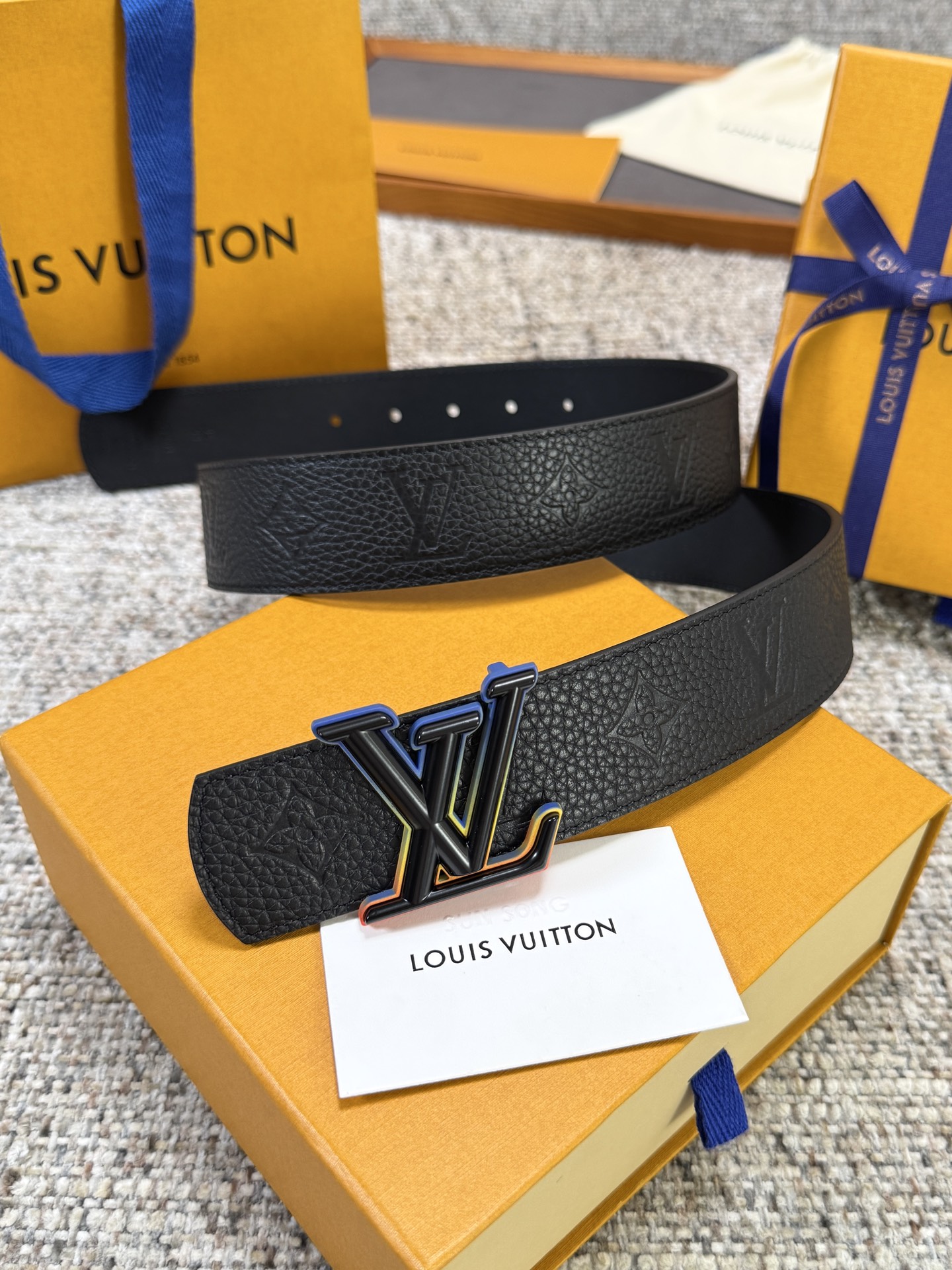 Louis Vuitton LV腰带 Dimension皮底系列 原厂五金 精致手工绘边 柔软舒适 宽4.0