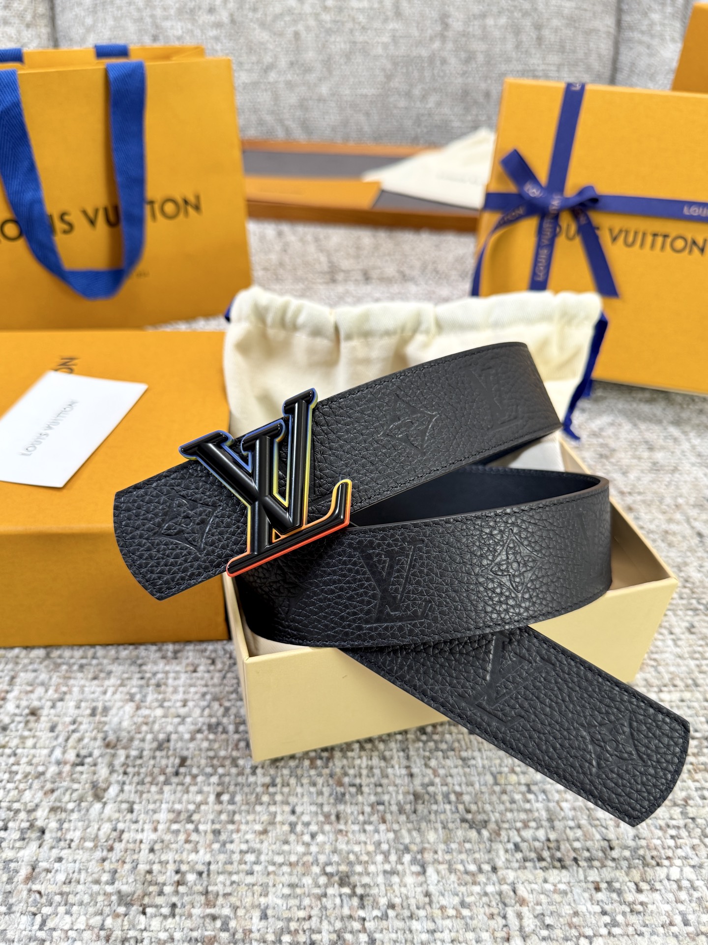 Louis Vuitton LV腰带 Dimension皮底系列 原厂五金 精致手工绘边 柔软舒适 宽4.0