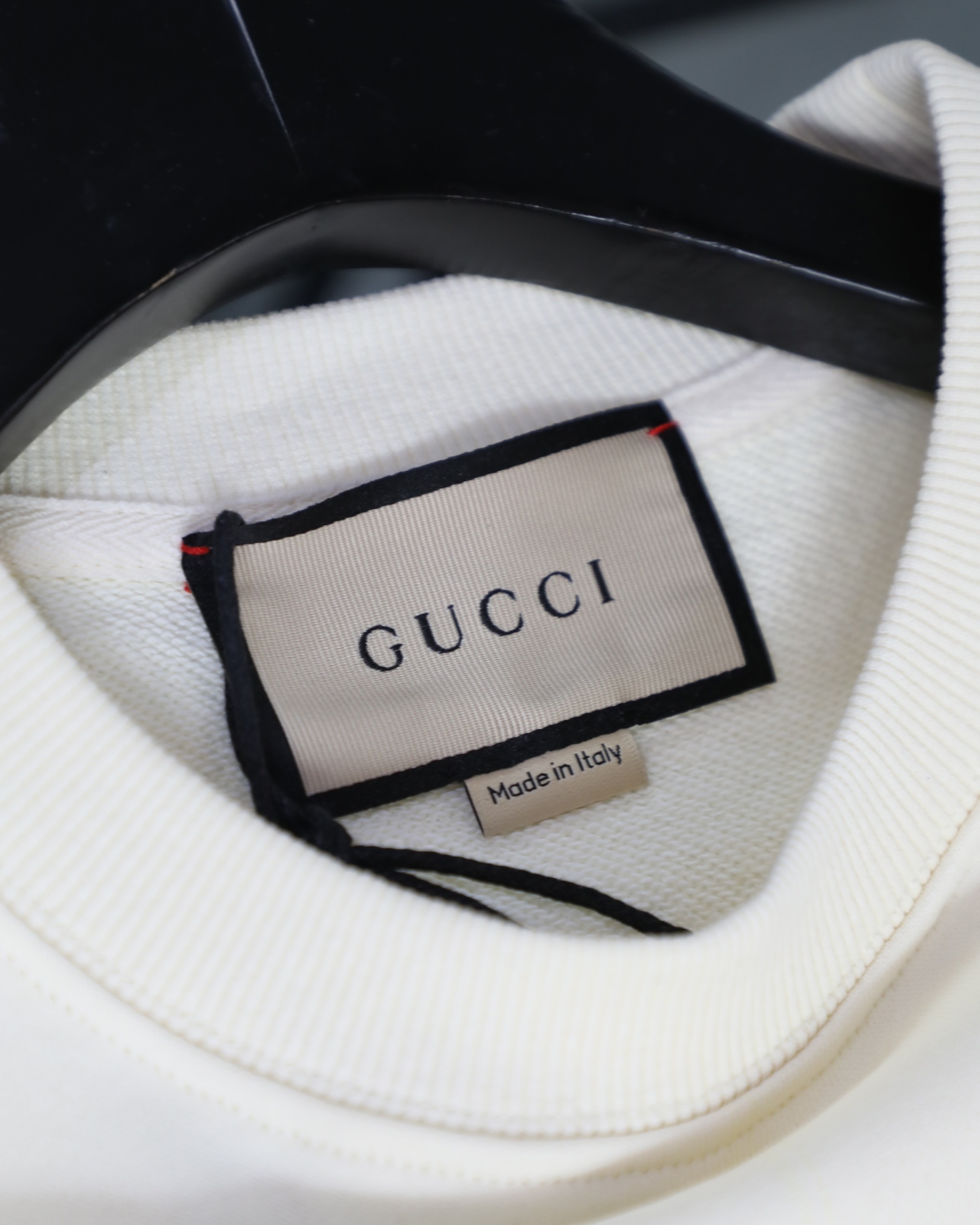💰125
古驰/GUCCI🍋印花圆领卫衣
款号:702
原版面料官方同款卫衣
定制420克同缸染面料手感非常舒服
春夏最新砖柜同步时尚又个性超级百搭好看的一款男女都非常合适人手必备款
吊牌 领标 水洗麦 三标齐全
颜色: 米色
尺码 肩宽 胸围 袖长 衣长
S: 54 53 22 71
M: 56 55 22.5 73
L: 58 57 23 75
XL: 60 59 23.5 77
体重:
80斤-120斤推荐穿 S
120斤-145斤推荐穿 M
140斤-165斤推荐穿 L
160斤-190斤推荐穿X