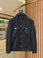 New autumn explosion, support the return of the year! P340 Prada supports the return of the year! The same paragraph of Prada official website, sale in advance! 2024SS Kaiqiu new men's jacket jacket, original single three standards full high -end version! With a hidden hat, the counter custom fabric is breathable and comfortable, the details are impeccable, and the brand element design concept is reflected in high quality. The feel is delicate and soft! Show leisure cutting, the upper body version is superb! Number: M ~ 3xl, the maximum wearing 195 catties. 1 New autumn explosion, support the return of the year! P340 Prada supports the return of the year! The same paragraph of Prada official website, sale in advance! 2024SS Kaiqiu new men’s jacket jacket, original single three standards full high -end version! With a hidden hat, the counter custom fabric is breathable and comfortable, the details are impeccable, and the brand element design concept is reflected in high quality. The feel is delicate and soft! Show leisure cutting, the upper body version is superb! Number: M ~ 3xl, the maximum wearing 195 catties.
