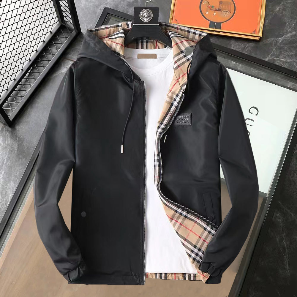 NO:907616,The hot new autumn style, Burberry's 2026 new autumn men's jacket, the original three-label complete high-end version!  Custom-made fabrics at the counter are highly breathable and comfortable, with impeccable details and brand element design concepts, reflecting high quality. It feels delicate and soft!  It presents a casual cut and the upper body shape is awesome!  Size M～XXXL,,burberry,jackets & coats,jackets & coats,19860909新秋爆款, 巴宝莉 2026开秋新款男士夹克外套,原单三标齐全高端版本！专柜定制面料 透气舒适度高,细节无可挑剔,品牌元素设计理念,体现高品质.手感细腻柔软！呈现休闲裁剪,上身版型超赞！码数M～XXXL,,burberry,jackets & coats,jackets & coats,,Men's clothing