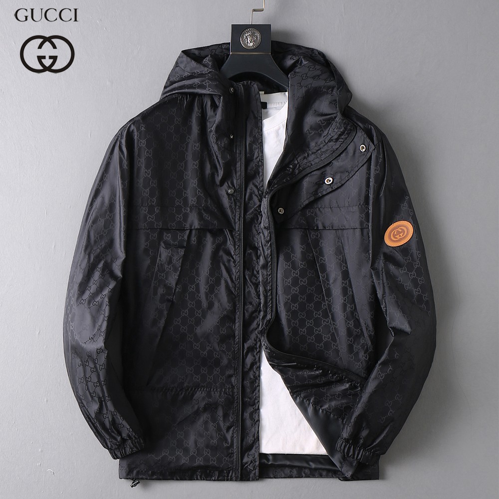 NO:908966,The hottest item for autumn, the same style as on Gucci’s official website, available in advance!  2026ss new autumn men's jackets, original single three-standard high-end version!  With hidden hood, custom-made fabrics at the counter, highly breathable and comfortable, impeccable details, brand element design concept, reflecting high quality. It feels delicate and soft!  It presents a casual cut and the upper body shape is awesome!  Size M～3XL, maximum wearing capacity is 195 catties.,,jackets & coats,jackets & coats,hats,19860909开秋爆款,古奇 官网同款,提前发售！2026ss开秋新款男士夹克外套,原单三标齐全高端版本！带隐藏帽,专柜定制面料 透气舒适度高,细节无可挑剔,品牌元素设计理念,体现高品质.手感细腻柔软！呈现休闲裁剪,上身版型超赞！码数M～3XL,最大穿195斤.,,jackets & coats,jackets & coats,hats,,Men's clothing