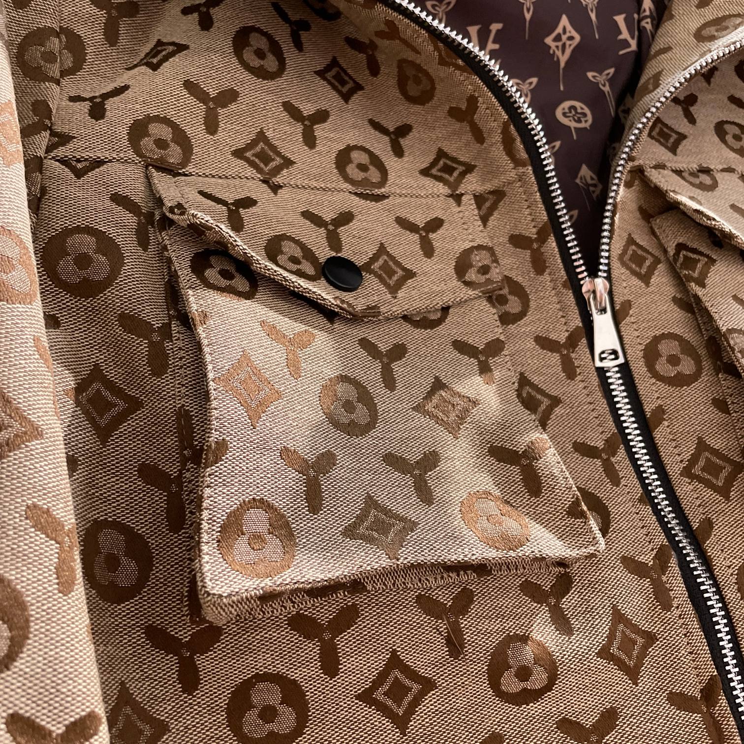 Louis Vuitton LV （高端品质）2026早春新品 休闲连帽夹克外套 进口 科技面料 上身舒适透气