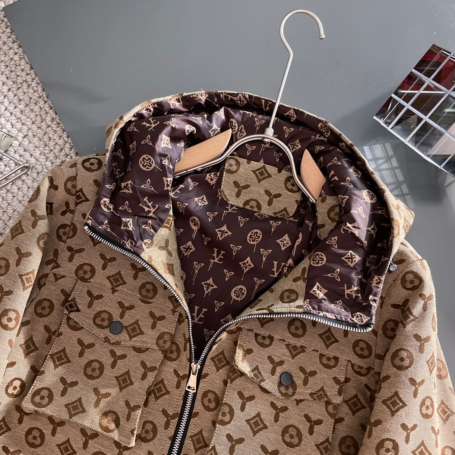 Louis Vuitton LV （高端品质）2026早春新品 休闲连帽夹克外套 进口 科技面料 上身舒适透气
