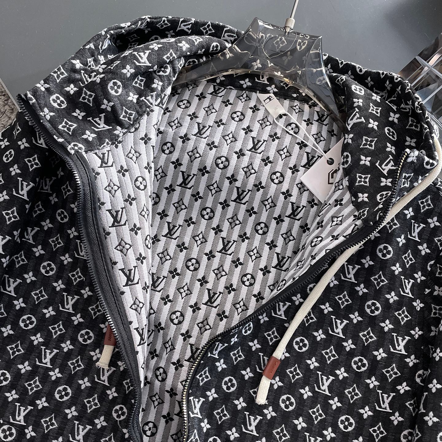 Louis Vuitton LV 三标齐全 提前发售 2026ss开春新款男士夹克外套 三标齐全高端版本 定制面料 透气舒适度高