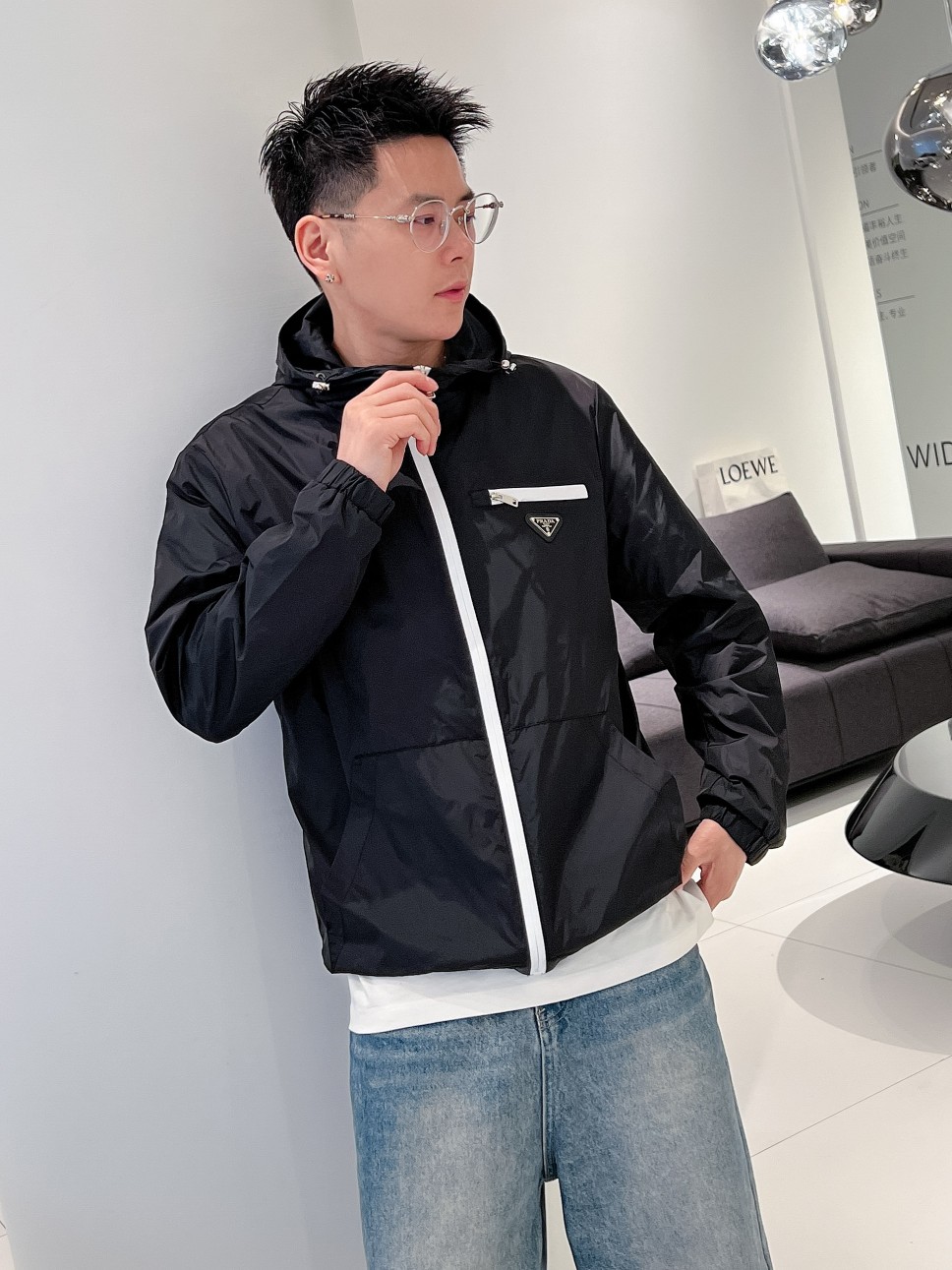 NO:139136,The same style on Prada official website, complete three standards, released in advance. 2025ss Spring New Men's Jacket Jacket, double-sided original single three standards, high-end version. Customized counter fabric, breathable and comfortable, impeccable details, brand element design concept, reflecting high quality. The feel is delicate and soft, presents casual cut, and the upper body style is superb. The number of sizes M~3XL, maximum wear 195 catties, prada, jackets & coats, jackets & coats, alexander wang19860909普拉达官网同款,三标齐全,提前发售 2025ss开春新款男士夹克外套,双面穿原单三标齐全高端版本 专柜定制面料 透气舒适度高,细节无可挑剔,品牌元素设计理念,体现高品质.手感细腻柔软 呈现休闲裁剪,上身版型超赞 码数M～3XL,最大穿195斤,,prada,jackets & coats,jackets & coats,alexander wang,Men's clothing