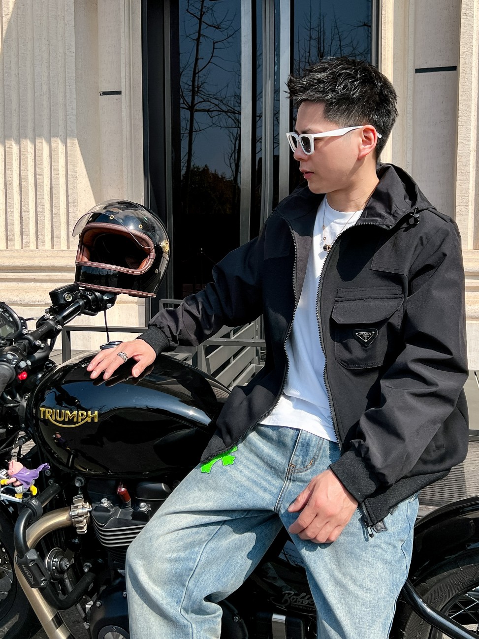 NO:139121,Prada's official website has the same style, complete three standards, and is released in advance. 2025ss Spring New Men's Jacket Jacket, original three standards, high-end version, customized counter fabric, breathable and comfortable, impeccable details, brand element design concept, reflecting high quality. The feel is delicate and soft, presents casual cut, and the upper body style is superb. Number of sizes M~3XL, maximum wear 195 catties, prada, jackets & coats, jackets & coats, alexander wang19860909普拉达 官网同款,三标齐全,提前发售 2025ss开春新款男士夹克外套,原单三标齐全高端版本 专柜定制面料 透气舒适度高,细节无可挑剔,品牌元素设计理念,体现高品质.手感细腻柔软 呈现休闲裁剪,上身版型超赞 码数M～3XL,最大穿195斤,,prada,jackets & coats,jackets & coats,alexander wang,Men's clothing