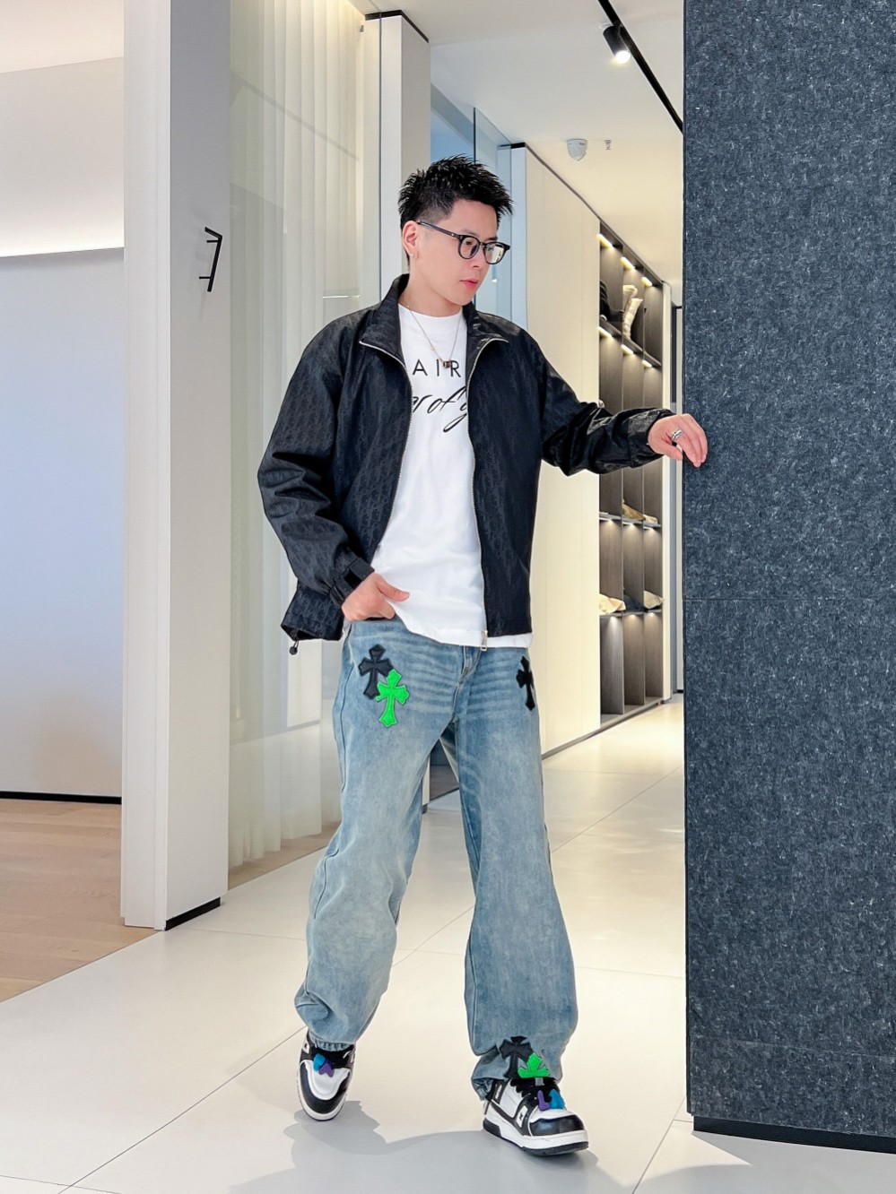 NO:139143,Dior's official website has the same style, complete three standards, and is released in advance. 2025ss Spring New Men's Jacket Jacket, double-sided original single three standards, high-end version, customized counter fabric, breathable and comfortable, impeccable details, brand element design concept, reflecting high quality. The feel is delicate and soft, presents casual cut, and the upper body style is superb. The number of sizes M~3XL, maximum wear 195 catties, dior, jackets & coats, jackets & coats, alexander wang19860909迪奥官网同款,三标齐全,提前发售 2025ss开春新款男士夹克外套,双面穿原单三标齐全高端版本 专柜定制面料 透气舒适度高,细节无可挑剔,品牌元素设计理念,体现高品质.手感细腻柔软 呈现休闲裁剪,上身版型超赞 码数M～3XL,最大穿195斤,,dior,jackets & coats,jackets & coats,alexander wang,Men's clothing