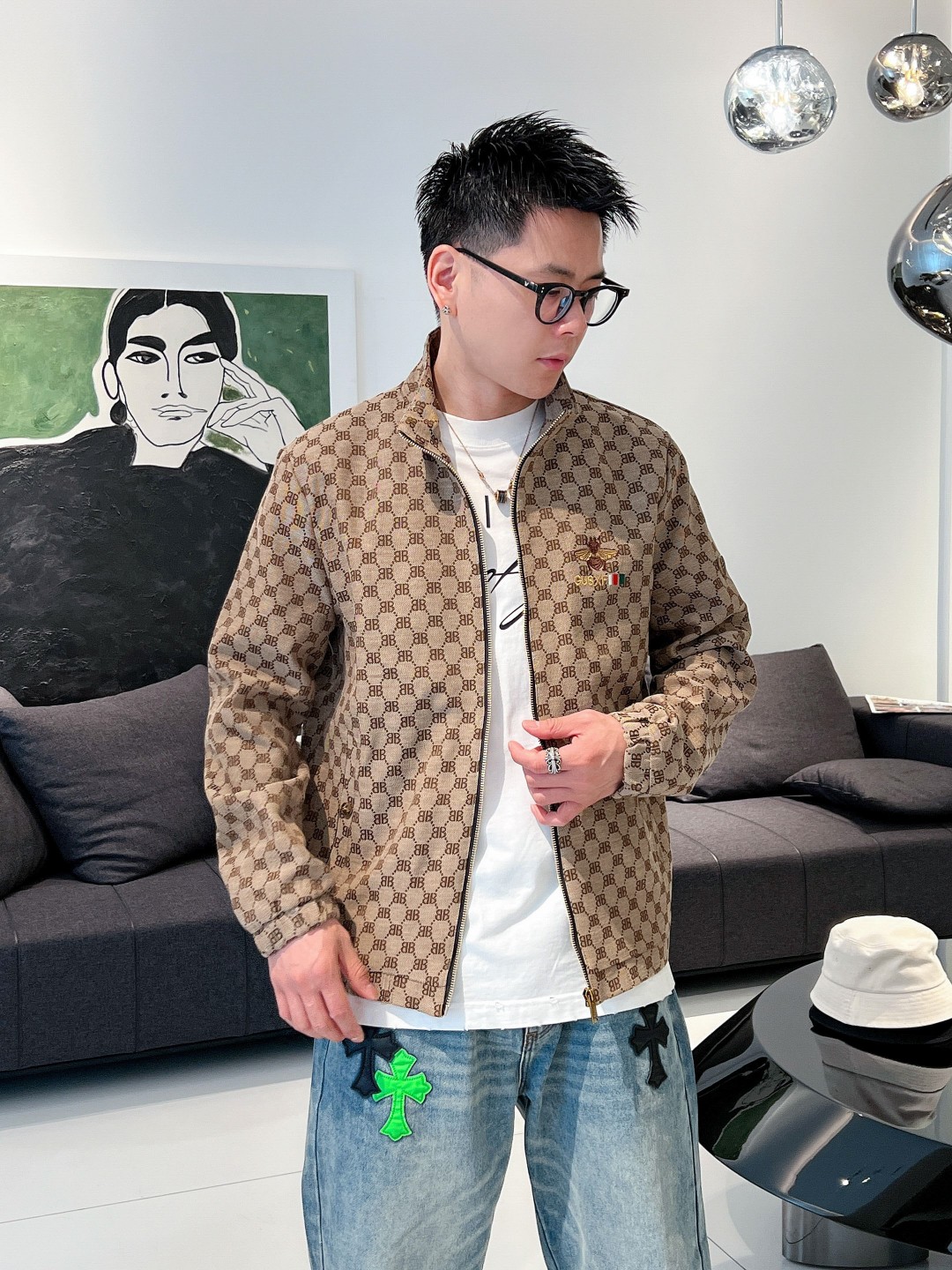 NO:139148,The same style on Guqi official website, complete three standards, and is released in advance. 2025ss Spring New Men's Jacket Jacket, double-sided original single three standards, high-end version. Customized counter fabric, breathable and comfortable, impeccable details, brand element design concept, reflecting high quality. The feel is delicate and soft, presents casual cut, and the upper body style is superb. The number of sizes M~3XL, maximum wear 195 kilograms, jackets & coats, jackets & coats, alexander wang19860909古奇官网同款,三标齐全,提前发售 2025ss开春新款男士夹克外套,双面穿原单三标齐全高端版本 专柜定制面料 透气舒适度高,细节无可挑剔,品牌元素设计理念,体现高品质.手感细腻柔软 呈现休闲裁剪,上身版型超赞 码数M～3XL,最大穿195斤,,jackets & coats,jackets & coats,alexander wang,Men's clothing